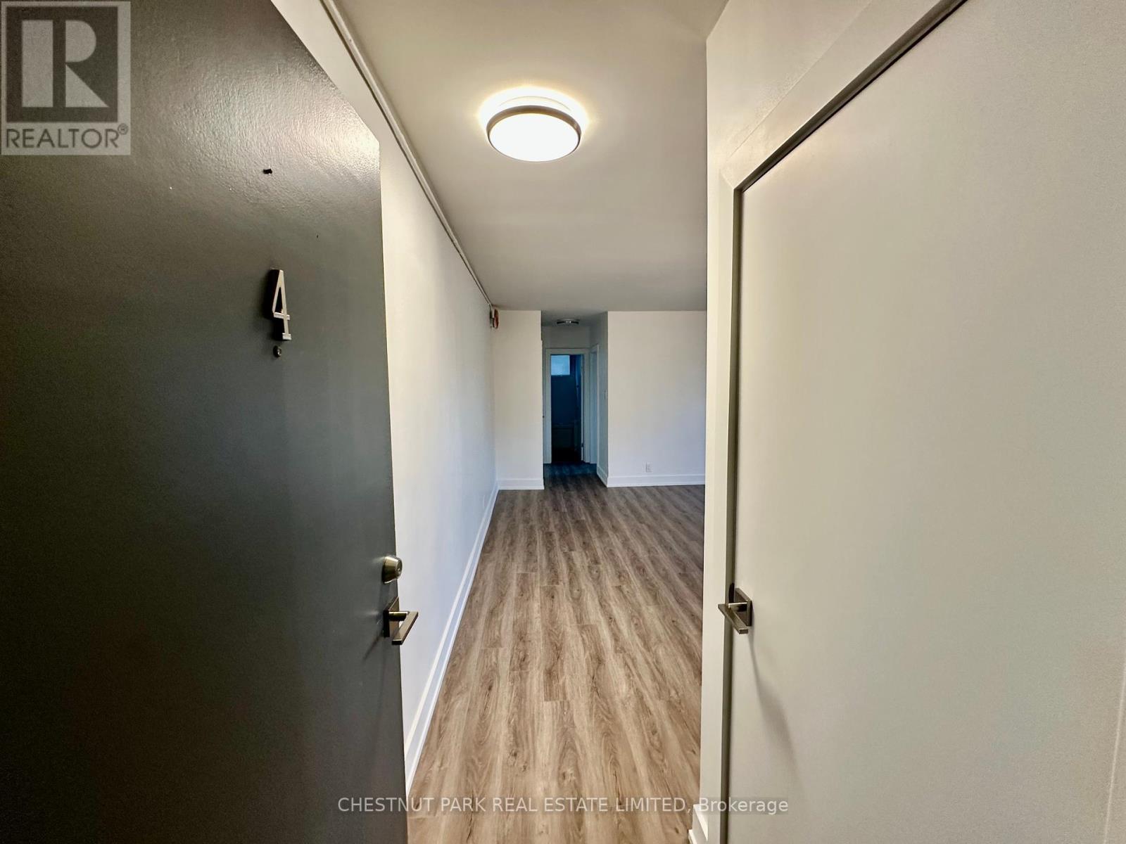 4 - 11 Wingreen Court, Toronto, Ontario  M3B 1B9 - Photo 2 - C12461715