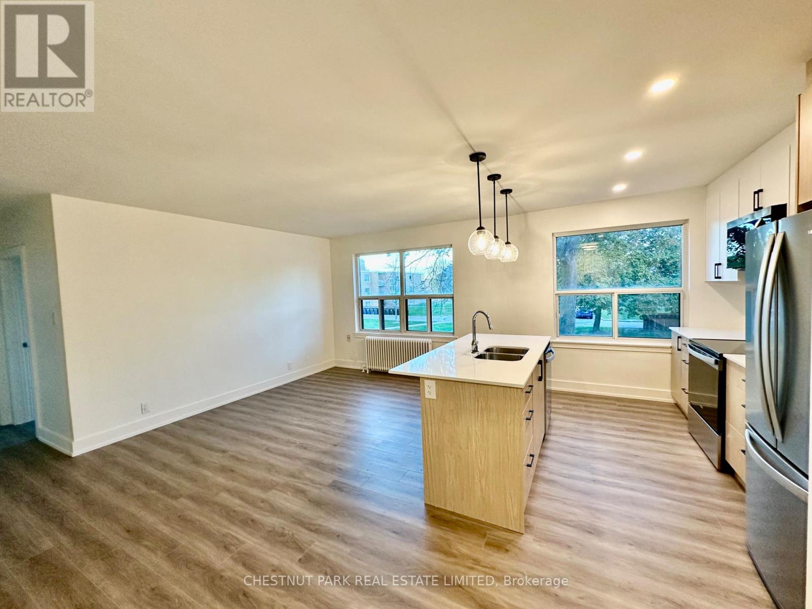 4 - 11 Wingreen Court, Toronto, Ontario  M3B 1B9 - Photo 4 - C12461715
