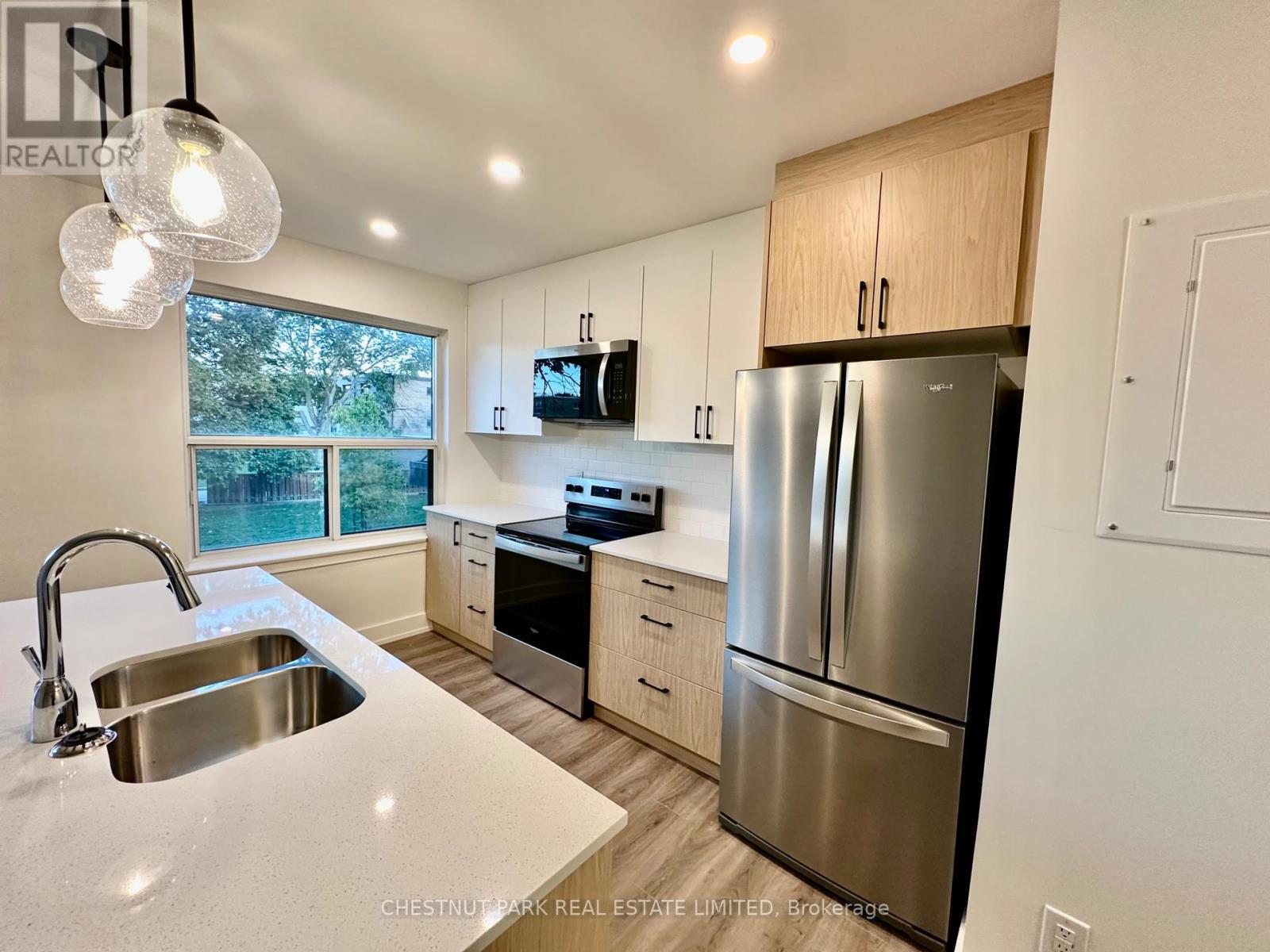 4 - 11 Wingreen Court, Toronto, Ontario  M3B 1B9 - Photo 6 - C12461715
