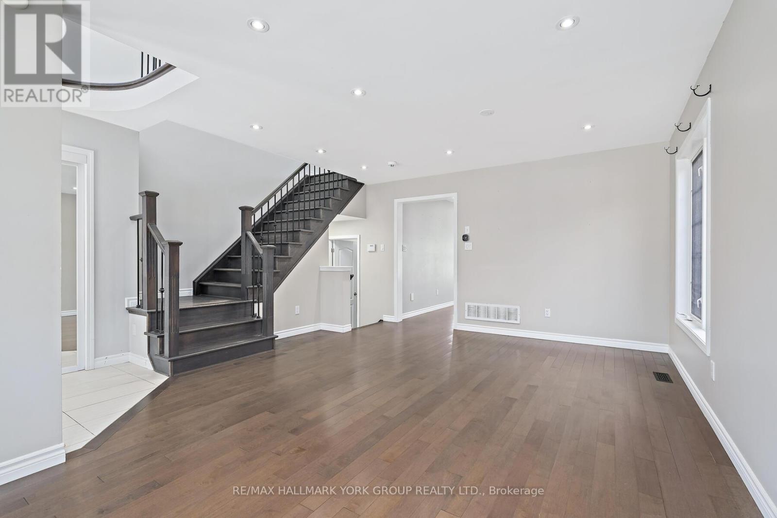 5562 Broadpath Gate, Mississauga, Ontario  L5M 6M4 - Photo 10 - W12464770