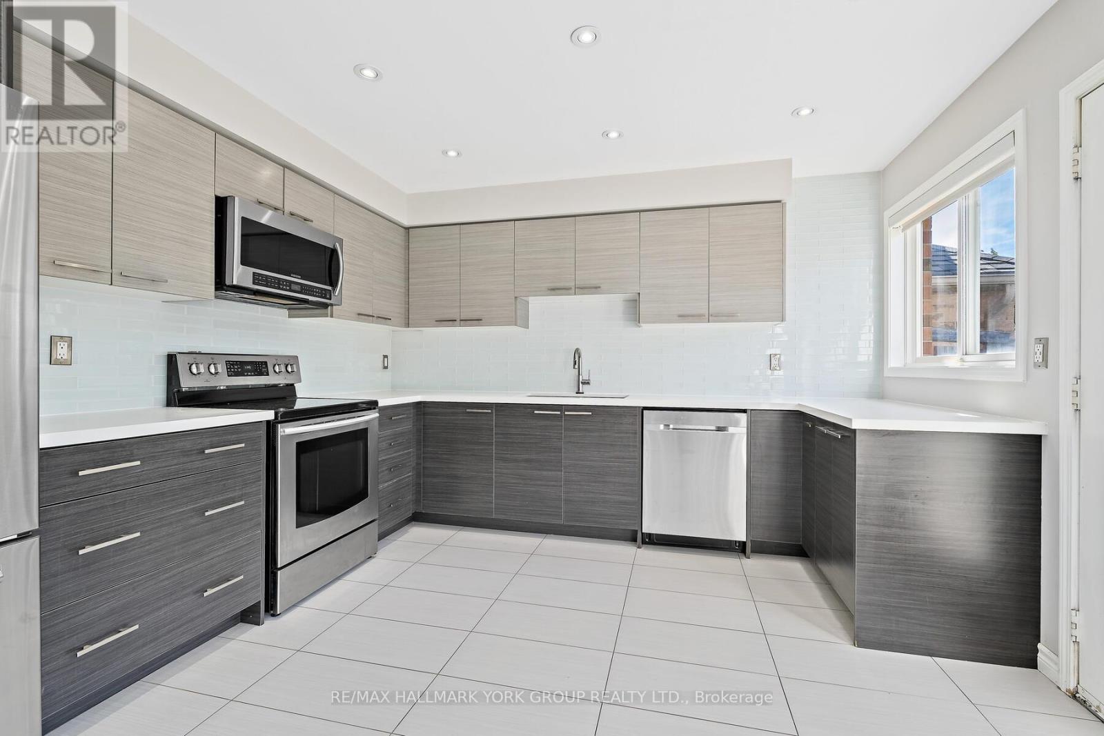 5562 Broadpath Gate, Mississauga, Ontario  L5M 6M4 - Photo 16 - W12464770