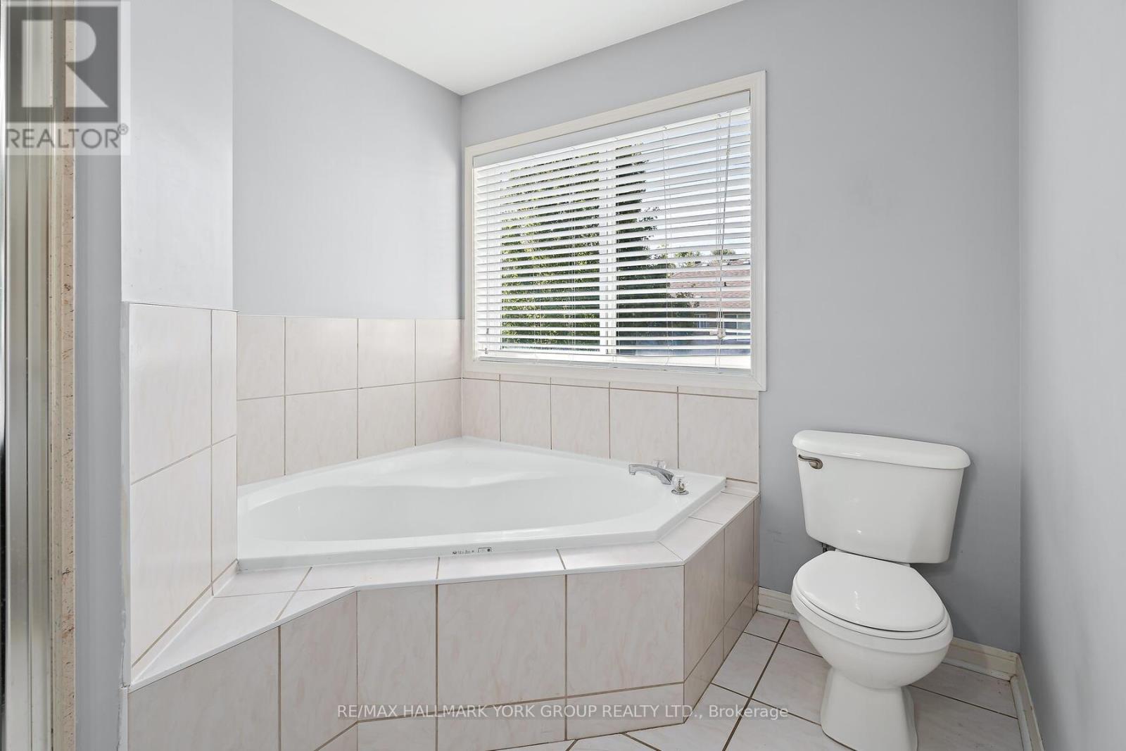 5562 Broadpath Gate, Mississauga, Ontario  L5M 6M4 - Photo 24 - W12464770