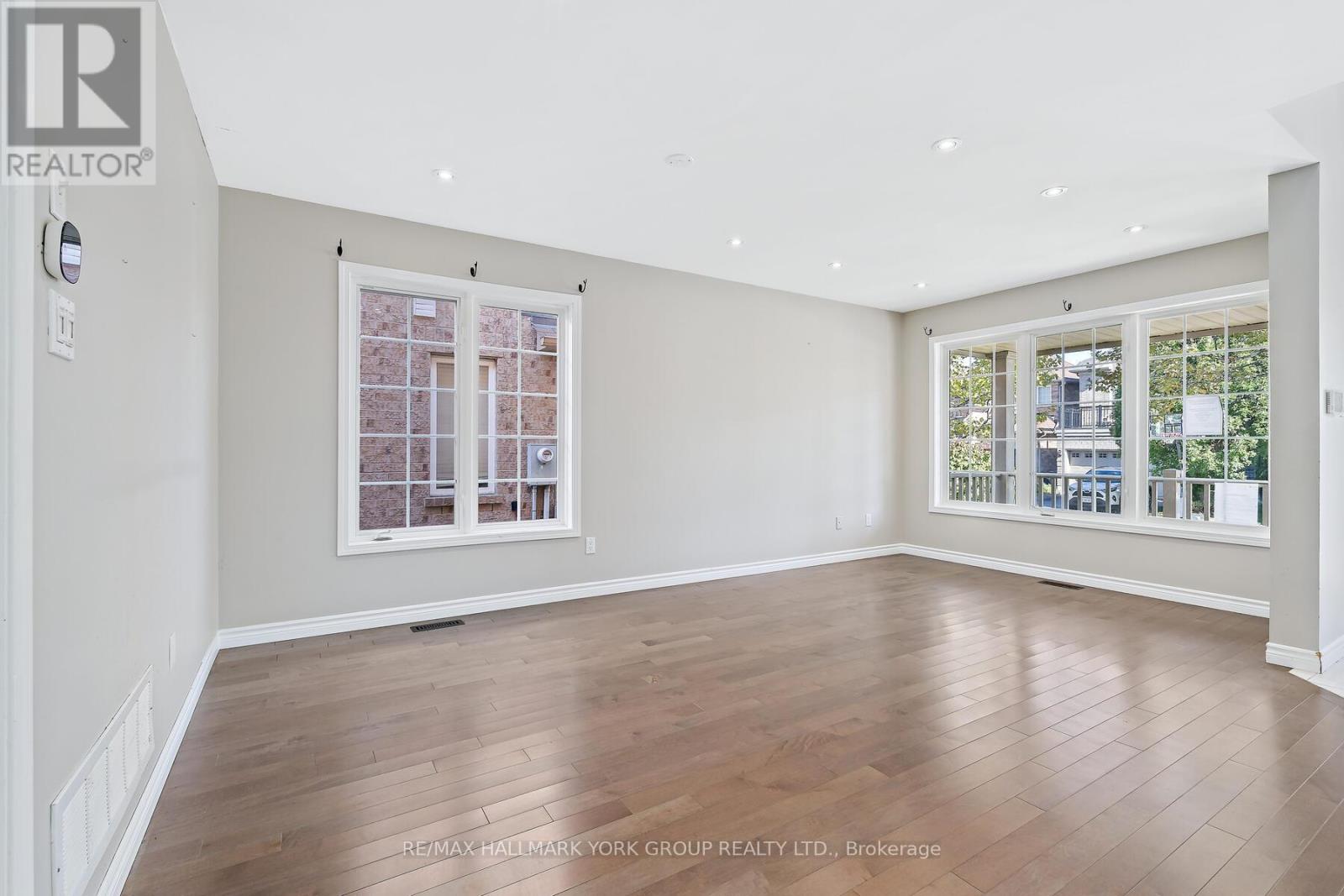5562 Broadpath Gate, Mississauga, Ontario  L5M 6M4 - Photo 8 - W12464770