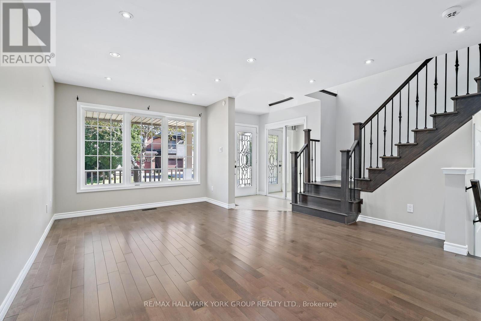 5562 Broadpath Gate, Mississauga, Ontario  L5M 6M4 - Photo 9 - W12464770