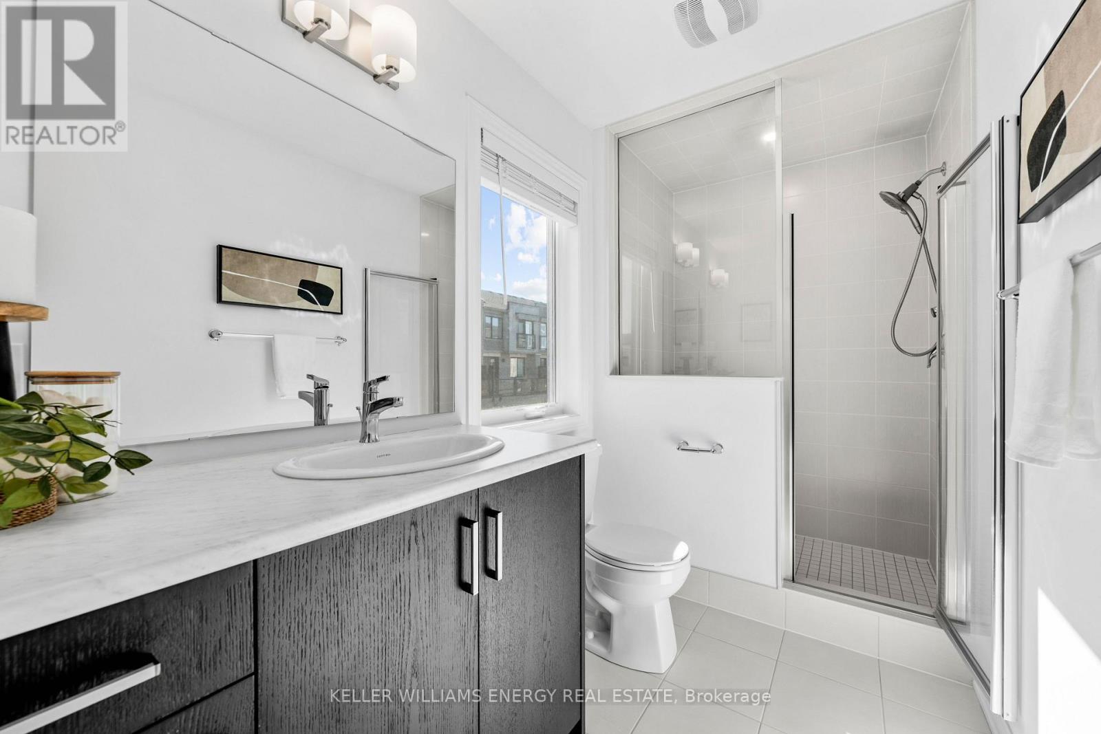 62 Sorbara Way, Whitby, Ontario  L1M 0M4 - Photo 7 - E12464775