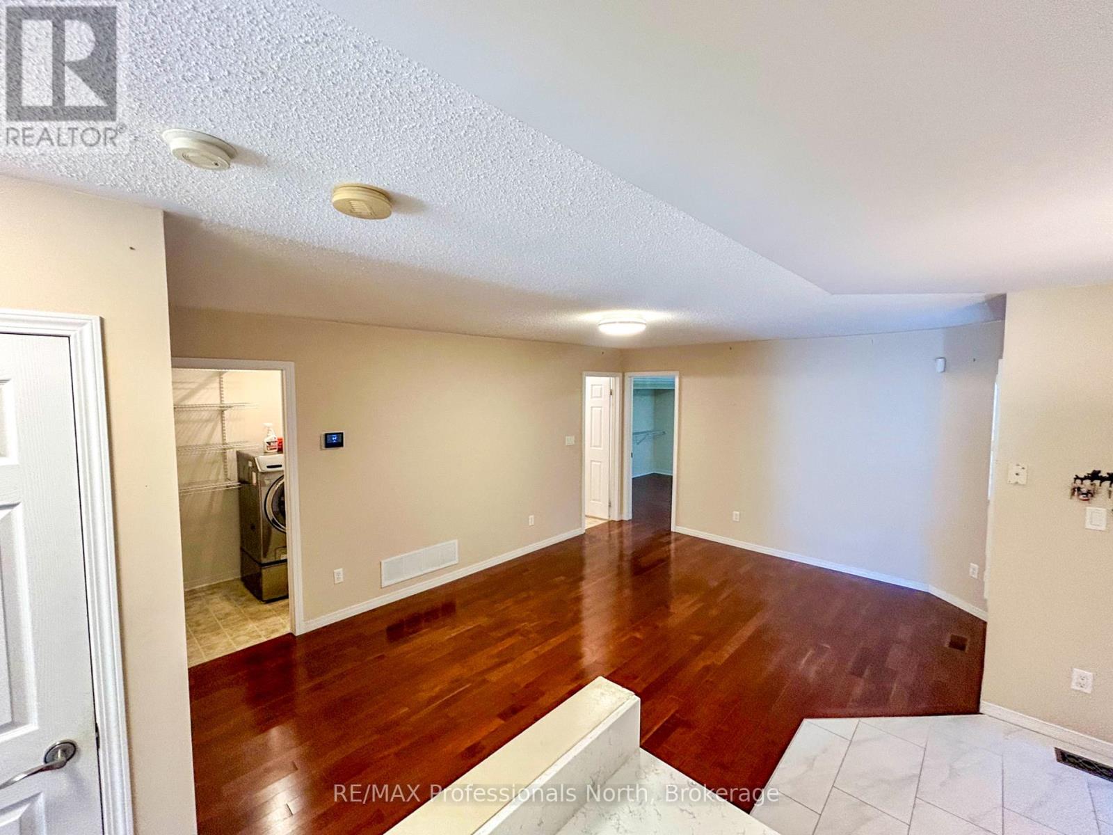 1406 Hancox Court, Peterborough (Monaghan Ward 2), Ontario  K9K 2M2 - Photo 15 - X12464794