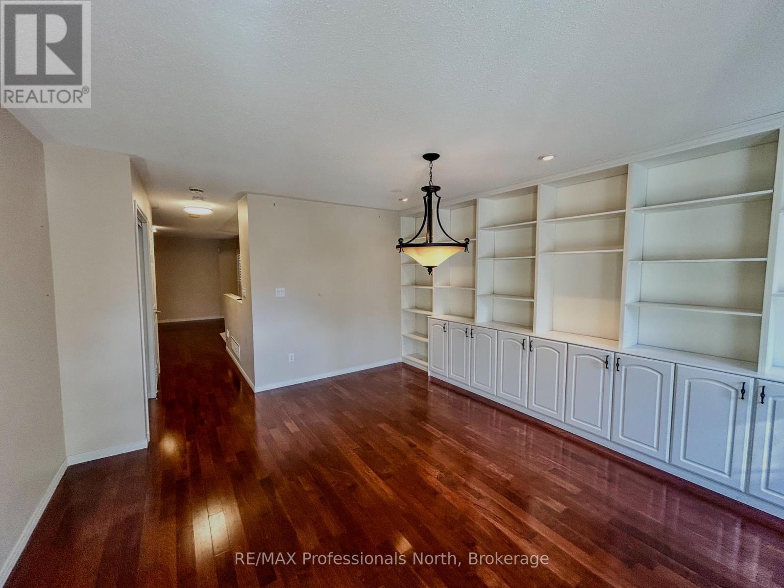 1406 Hancox Court, Peterborough, Ontario  K9K 2M2 - Photo 6 - X12464794