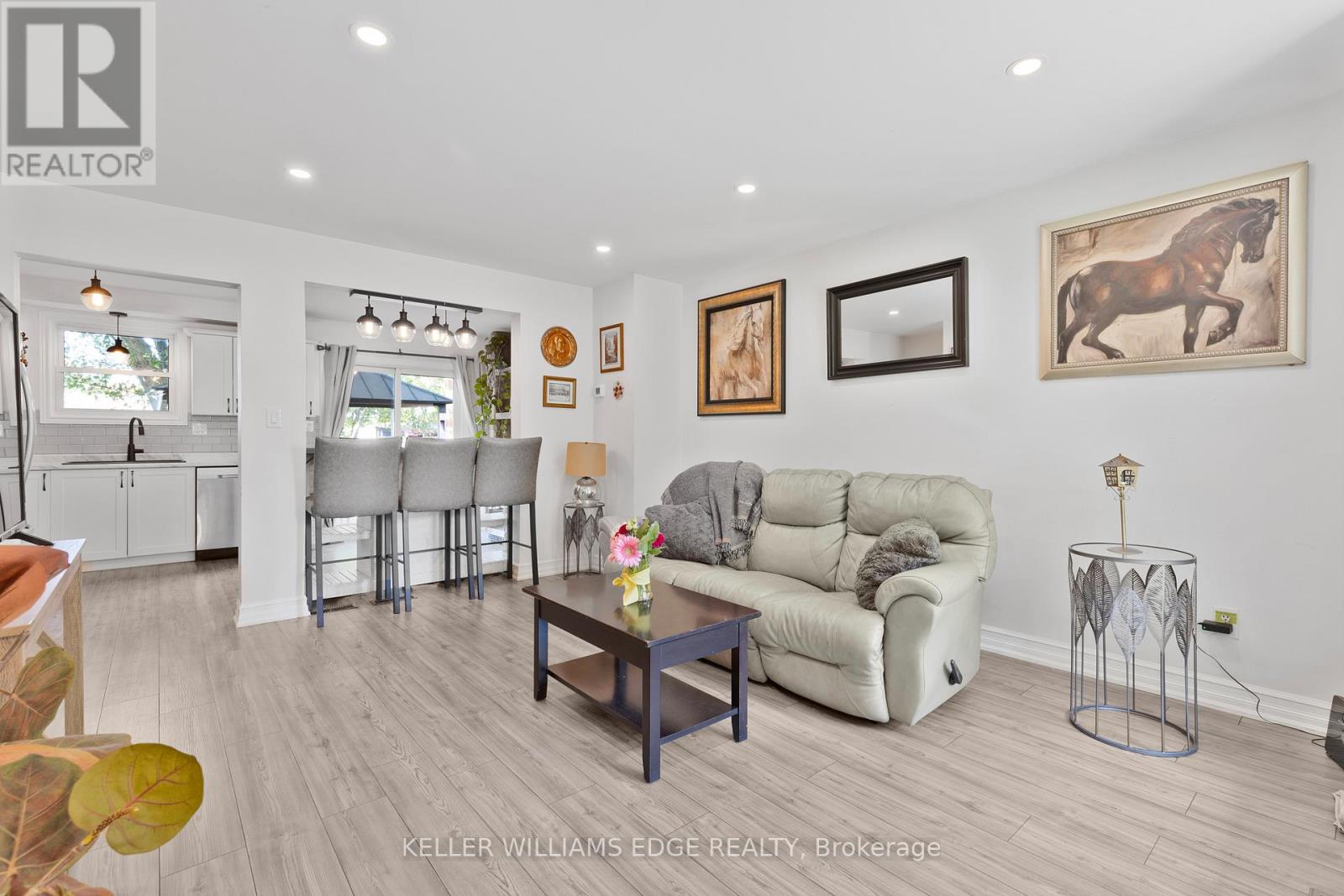 117 Graystone Crescent, Welland, Ontario  L3C 6G6 - Photo 6 - X12464762