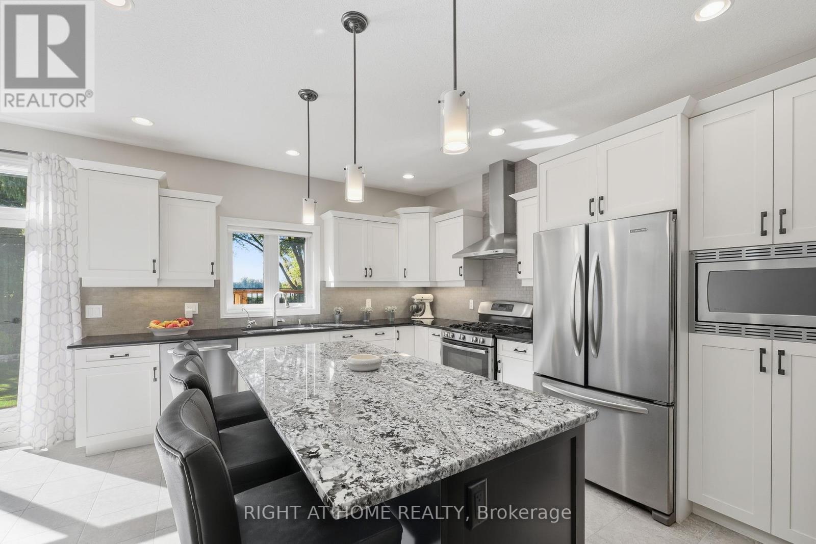 35 Caverhill Crescent, Middlesex Centre, Ontario  N0L 1R0 - Photo 14 - X12464772