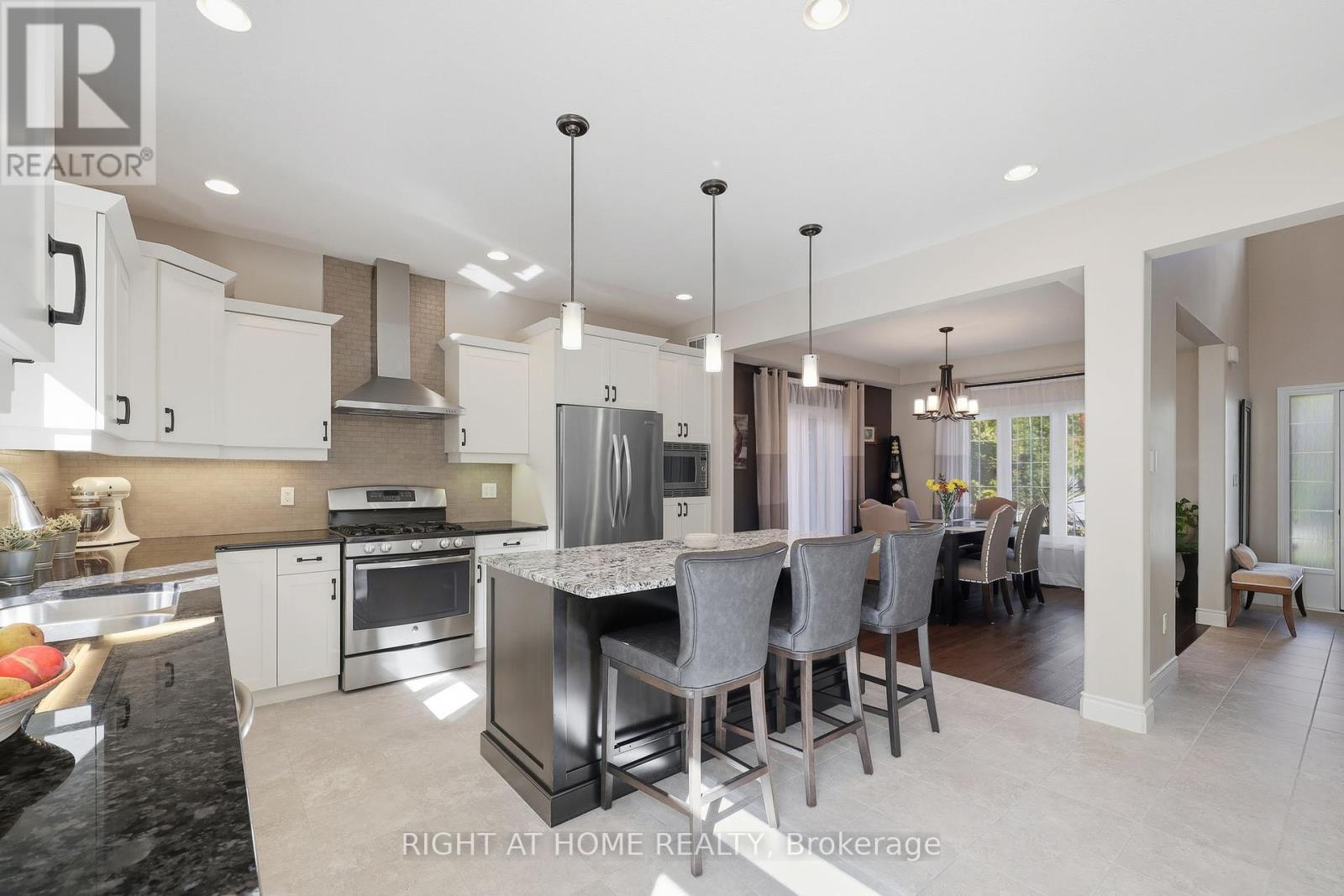 35 Caverhill Crescent, Middlesex Centre, Ontario  N0L 1R0 - Photo 17 - X12464772