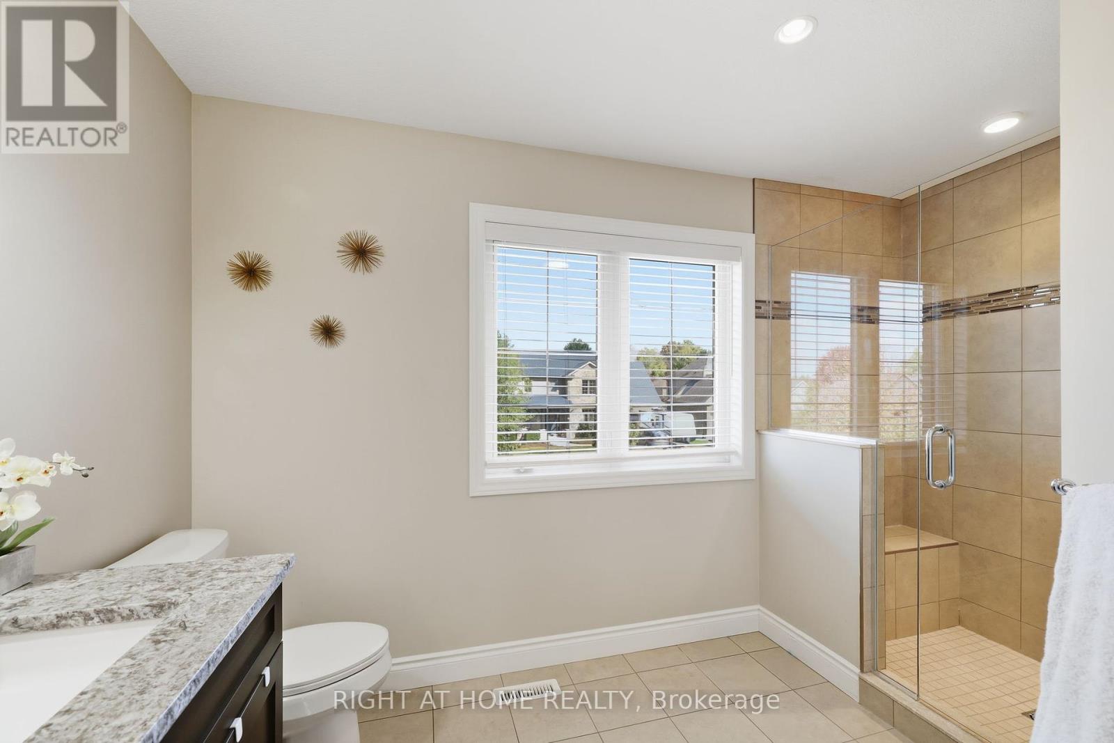 35 Caverhill Crescent, Middlesex Centre, Ontario  N0L 1R0 - Photo 31 - X12464772