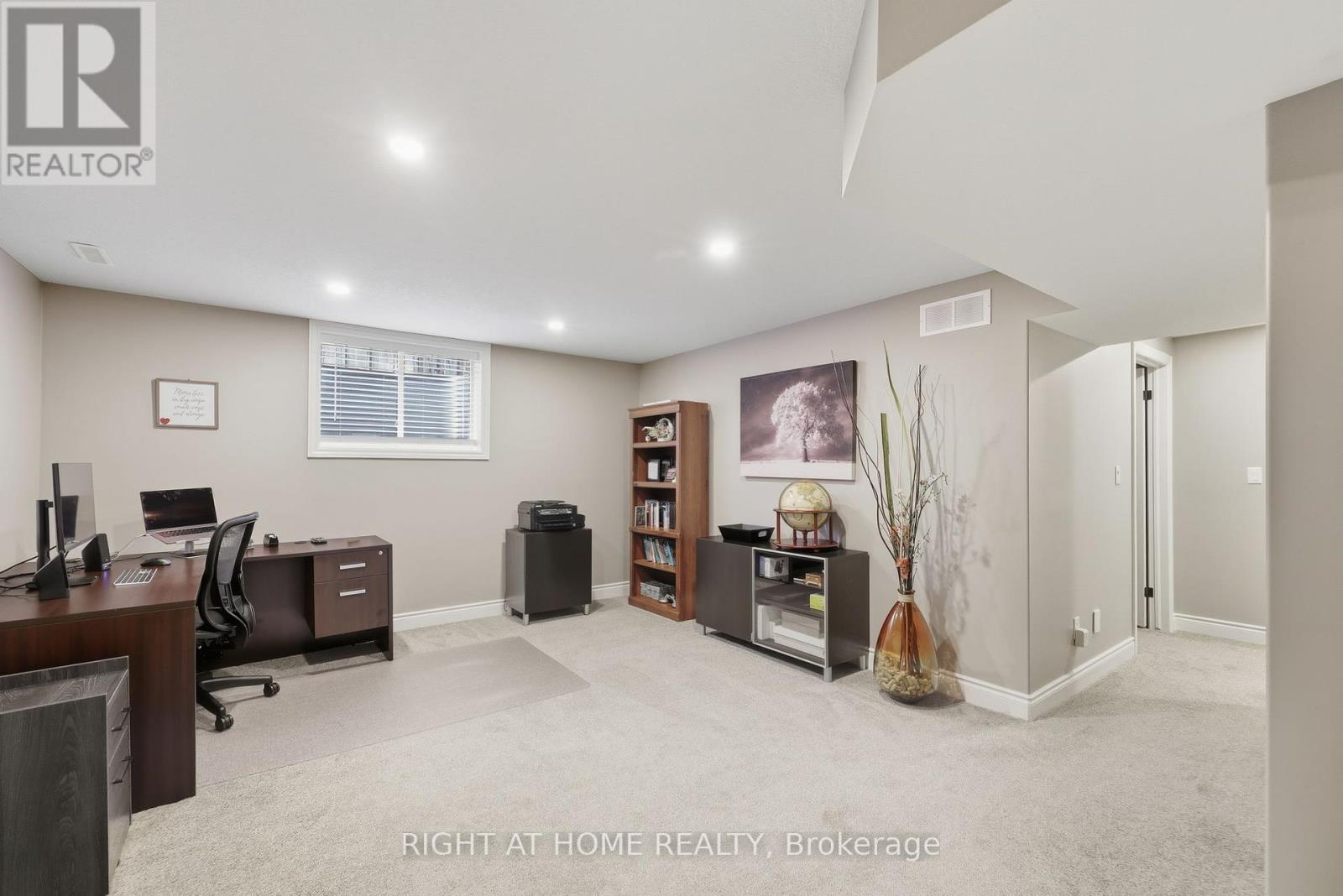 35 Caverhill Crescent, Middlesex Centre, Ontario  N0L 1R0 - Photo 39 - X12464772