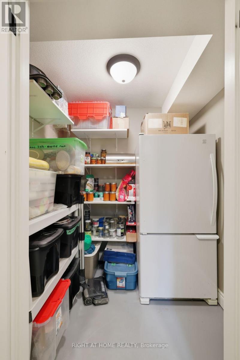 35 Caverhill Crescent, Middlesex Centre, Ontario  N0L 1R0 - Photo 41 - X12464772
