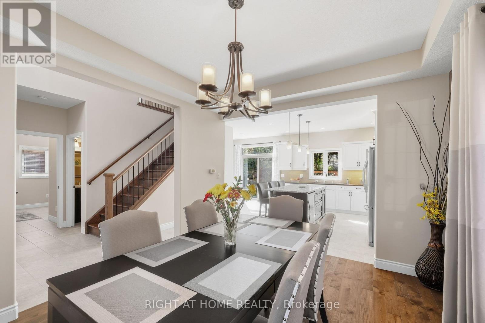 35 Caverhill Crescent, Middlesex Centre, Ontario  N0L 1R0 - Photo 8 - X12464772
