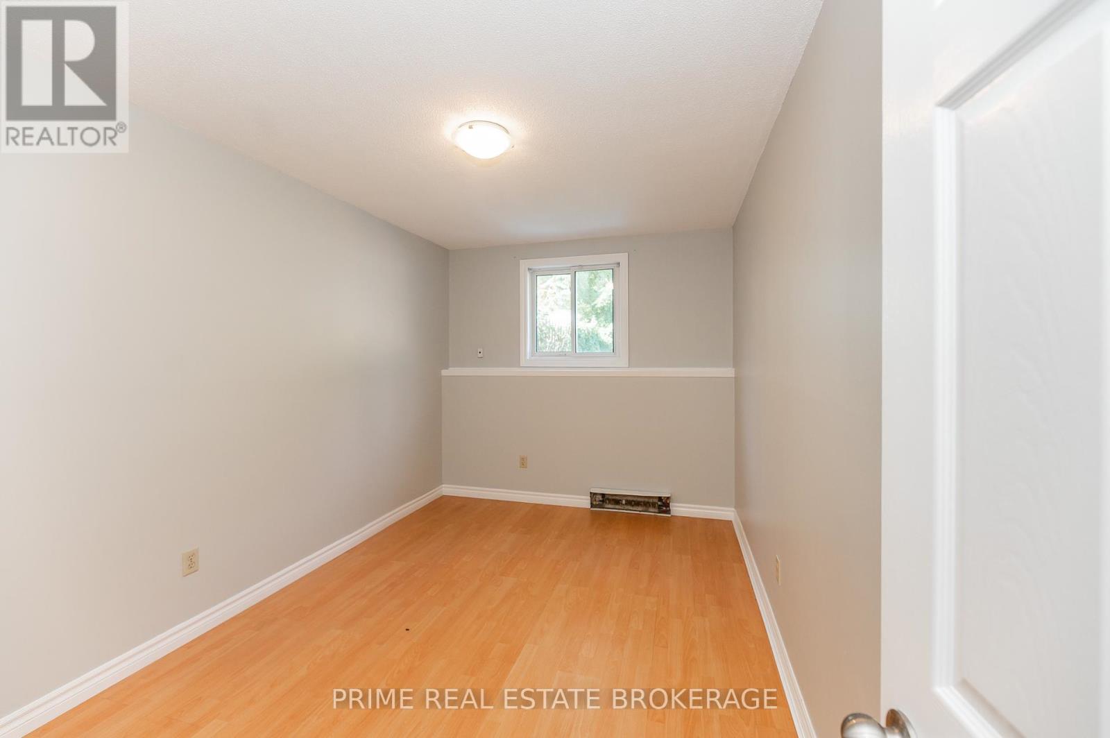 219 Emerson Avenue, London South, Ontario  N5Z 3L5 - Photo 13 - X12464789