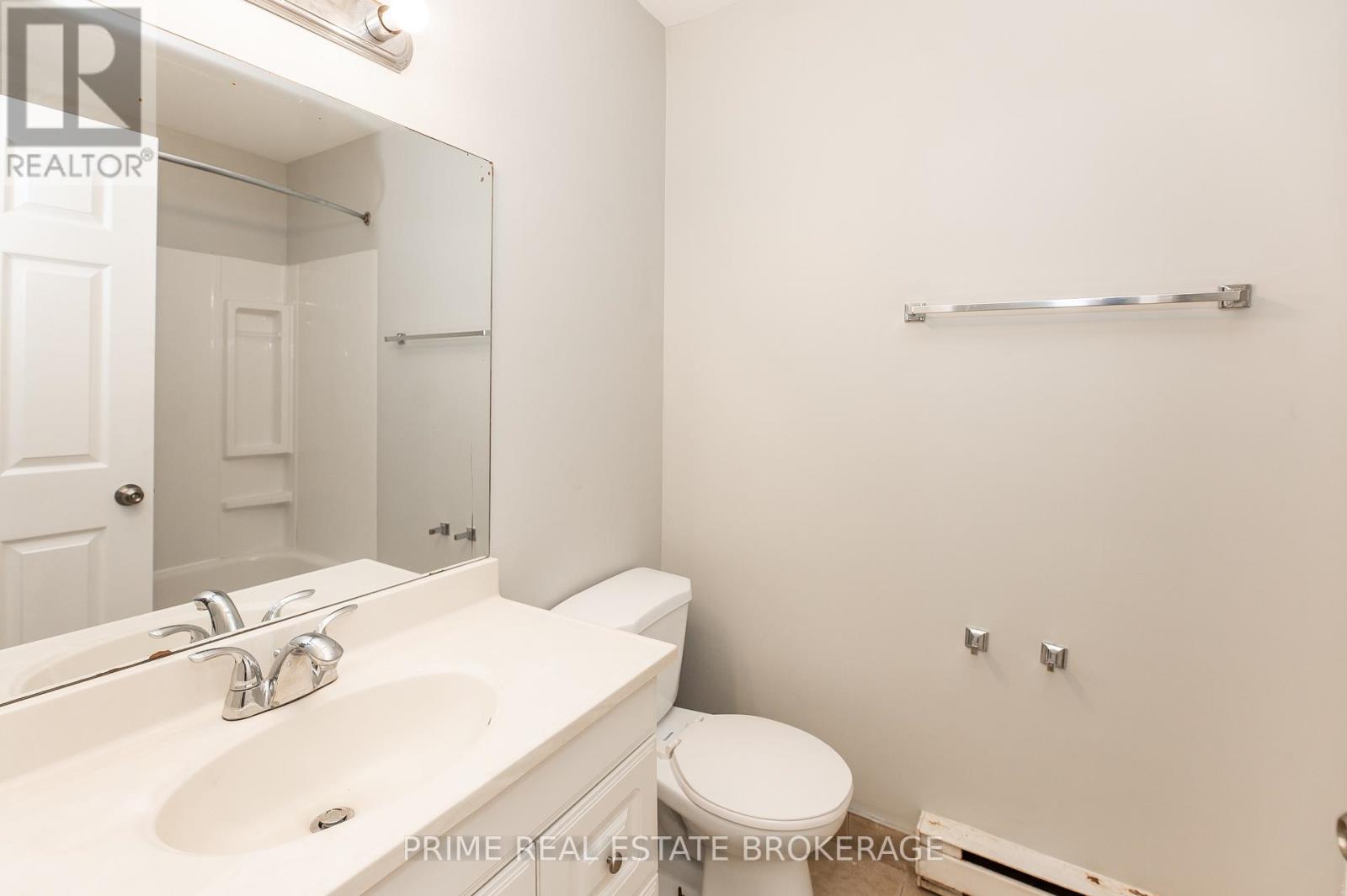 219 Emerson Avenue, London South, Ontario  N5Z 3L5 - Photo 15 - X12464789