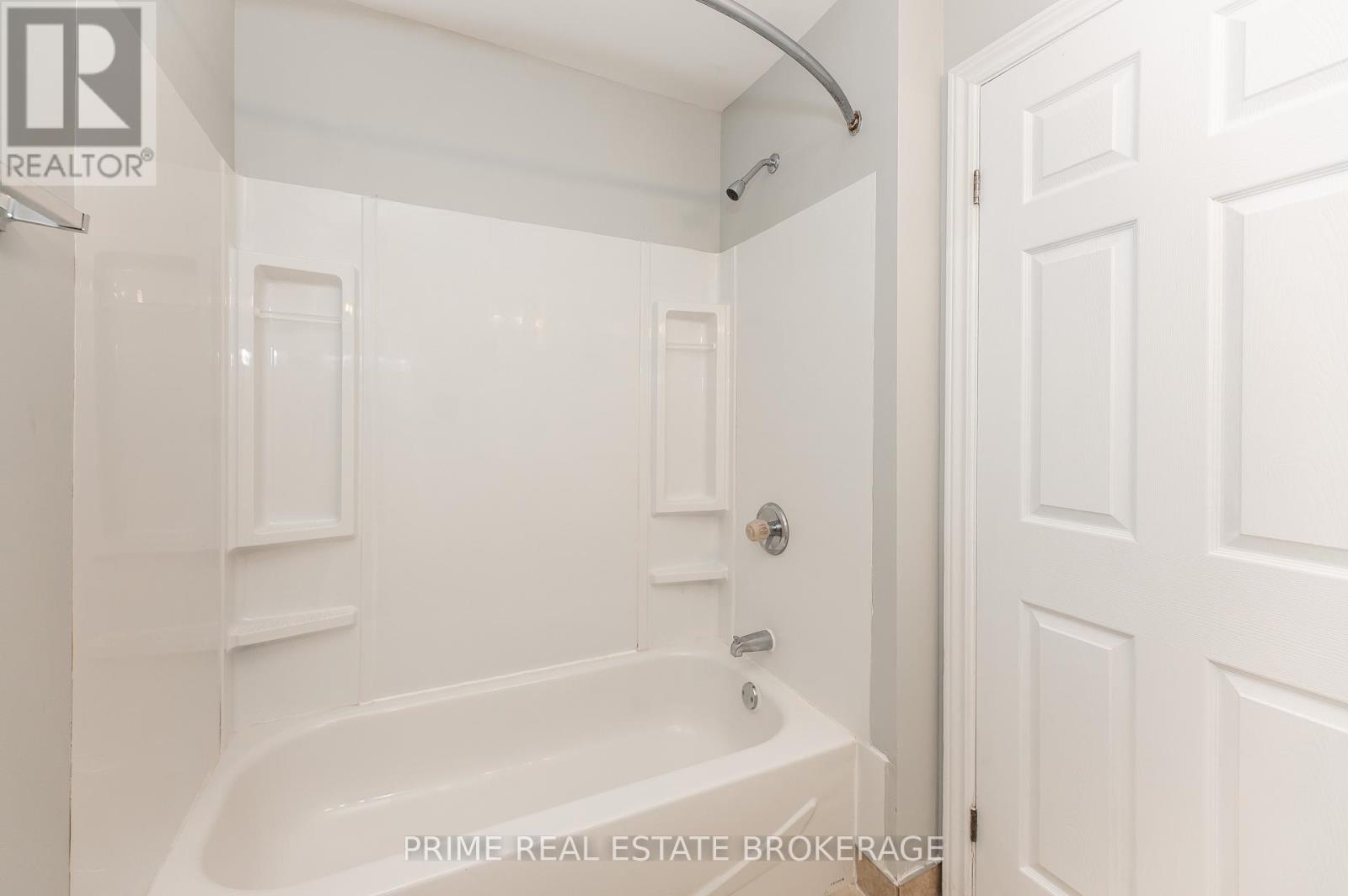 219 Emerson Avenue, London South, Ontario  N5Z 3L5 - Photo 16 - X12464789