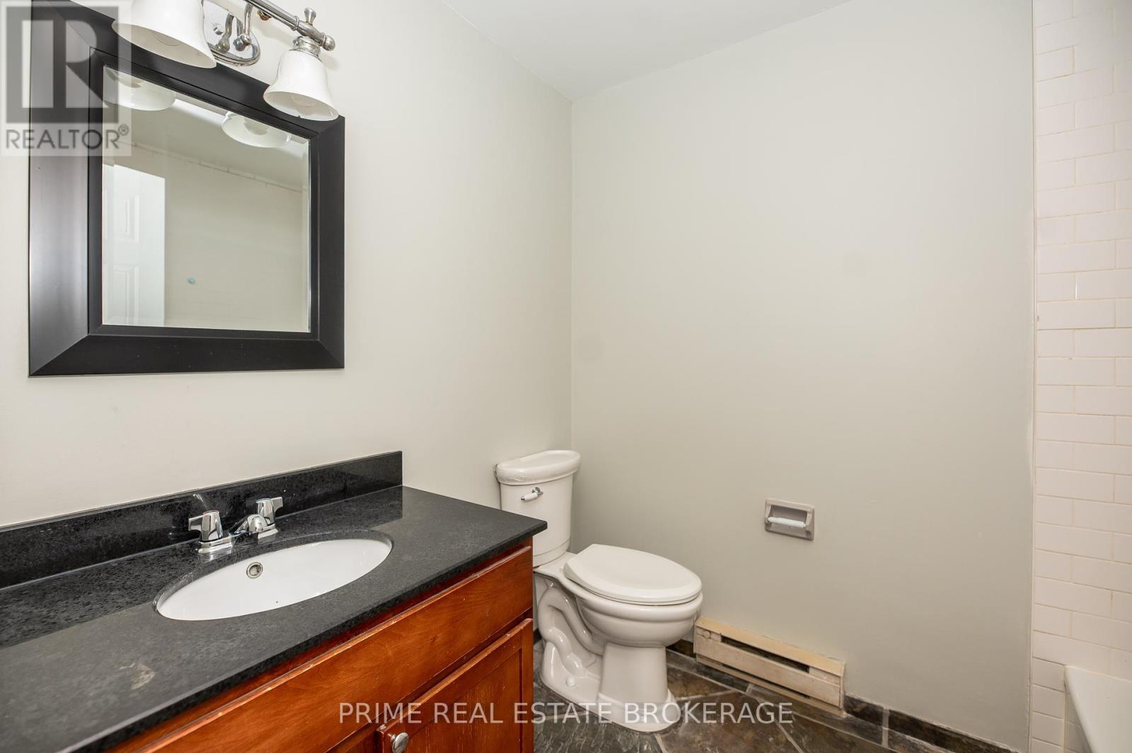 219 Emerson Avenue, London South, Ontario  N5Z 3L5 - Photo 26 - X12464789