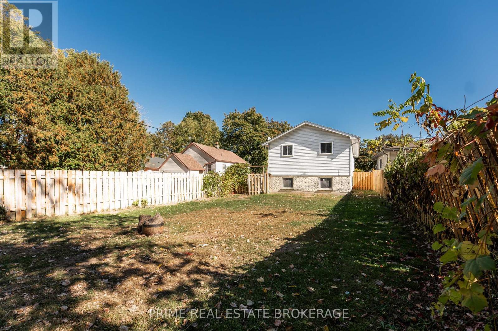 219 Emerson Avenue, London South, Ontario  N5Z 3L5 - Photo 33 - X12464789