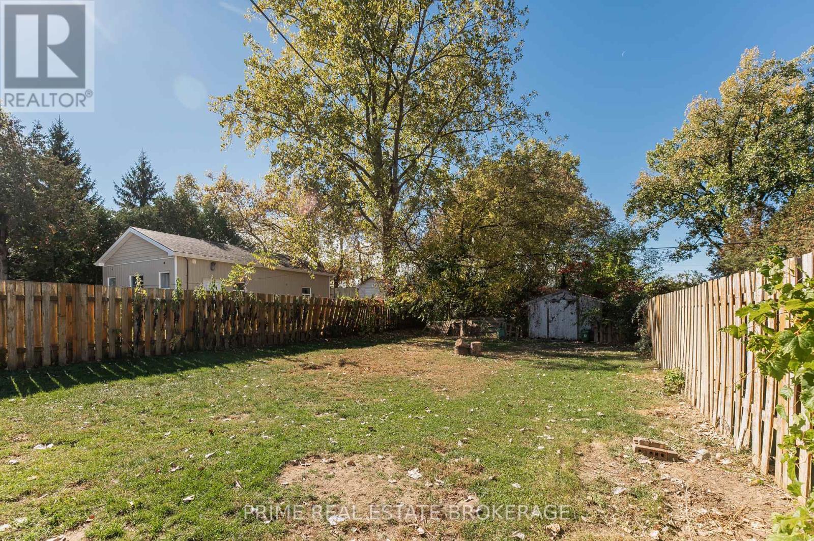 219 Emerson Avenue, London South, Ontario  N5Z 3L5 - Photo 5 - X12464789