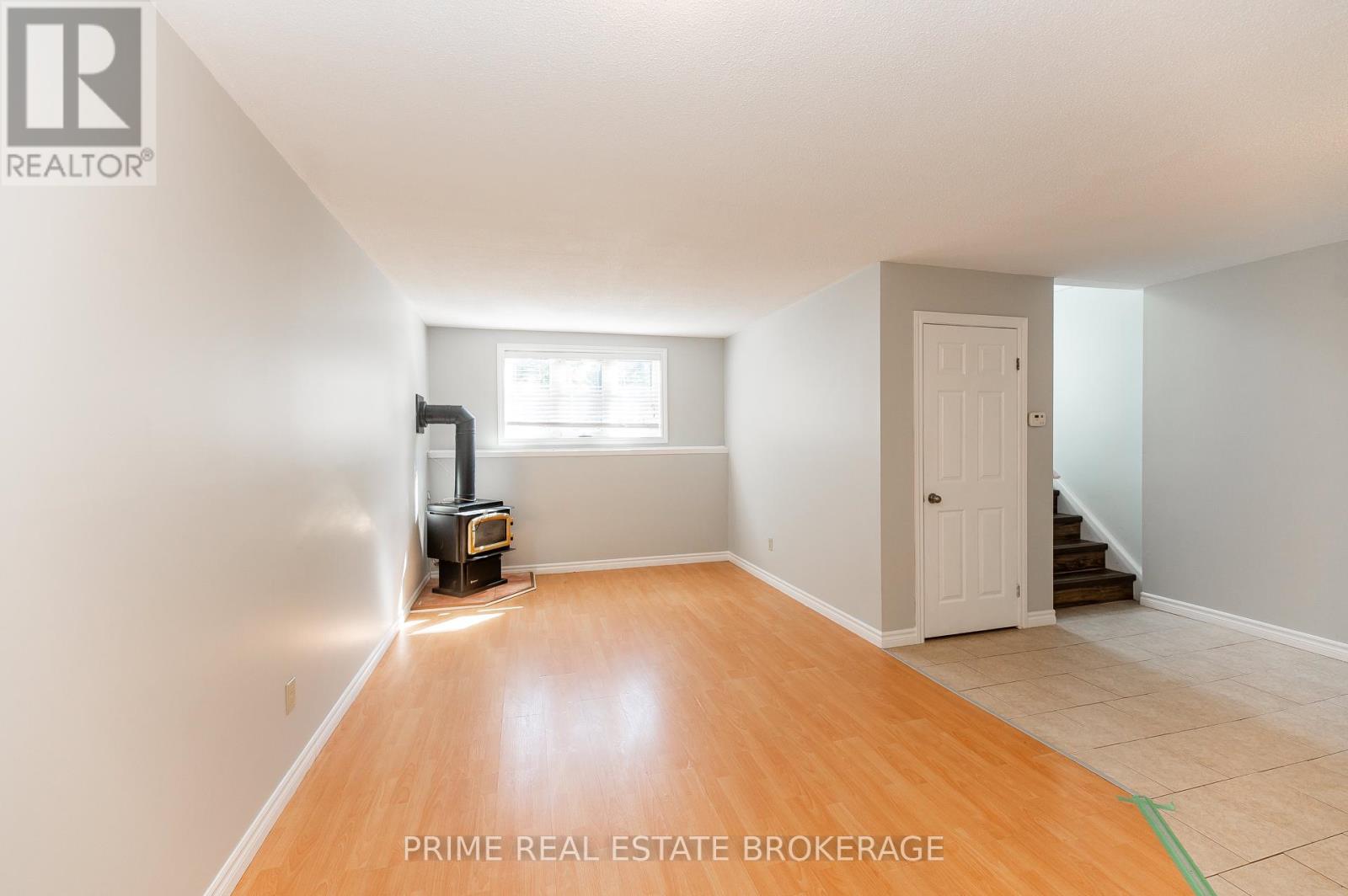 219 Emerson Avenue, London South, Ontario  N5Z 3L5 - Photo 7 - X12464789
