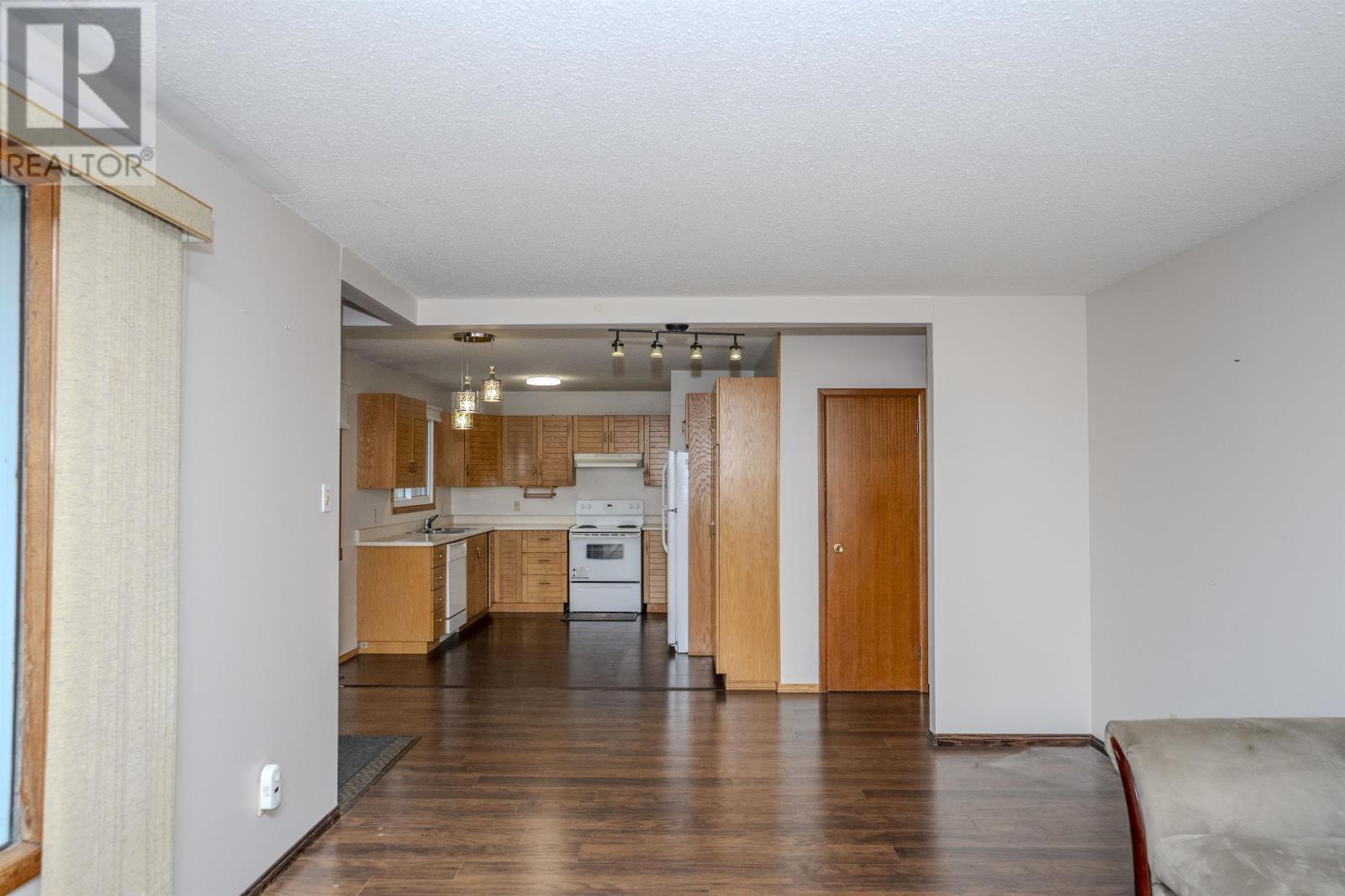 807 Superior Ave, Thunder  Bay, Ontario  P7A 6K3 - Photo 7 - TB253117