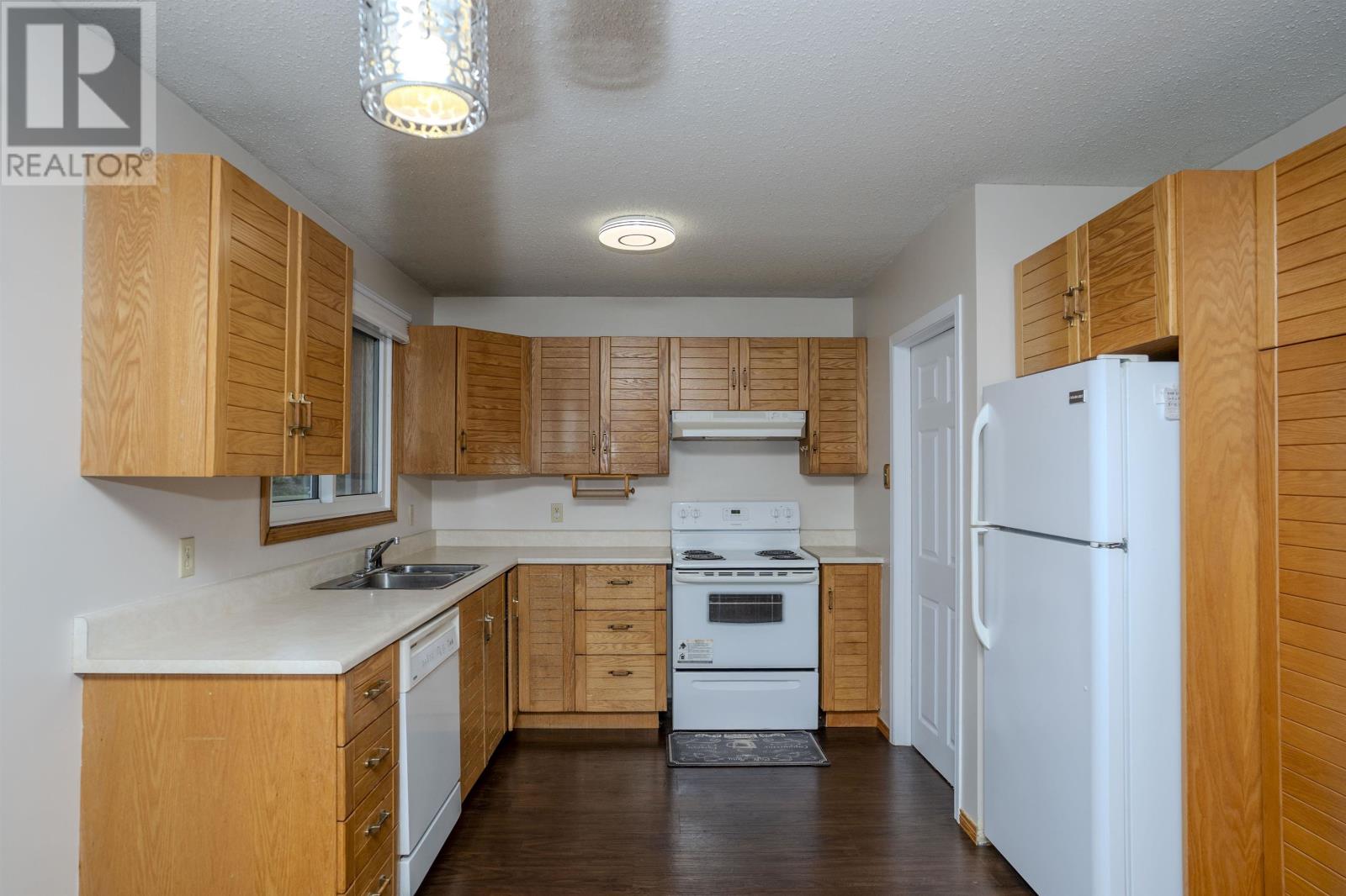 807 Superior Ave, Thunder  Bay, Ontario  P7A 6K3 - Photo 9 - TB253117