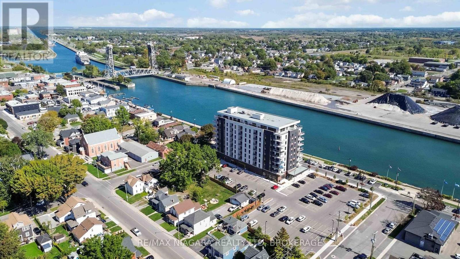 Penthouse Unit 903 - 118 West Street, Port Colborne, Ontario  L3K 4C9 - Photo 2 - X12464781