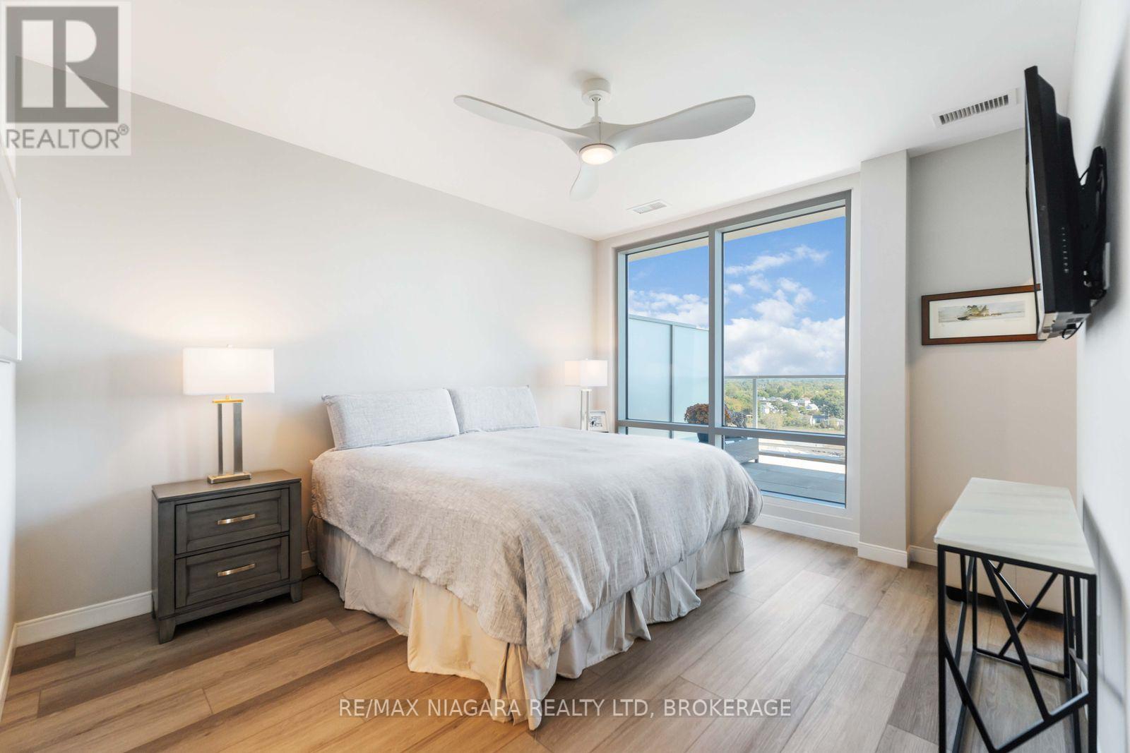 Penthouse Unit 903 - 118 West Street, Port Colborne, Ontario  L3K 4C9 - Photo 20 - X12464781