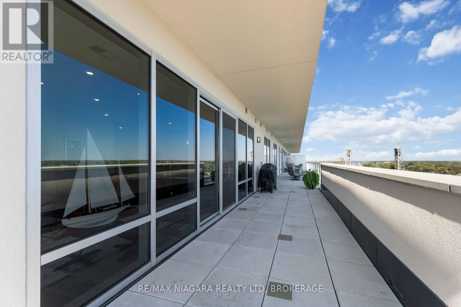 Penthouse Unit 903 - 118 West Street, Port Colborne, Ontario  L3K 4C9 - Photo 36 - X12464781