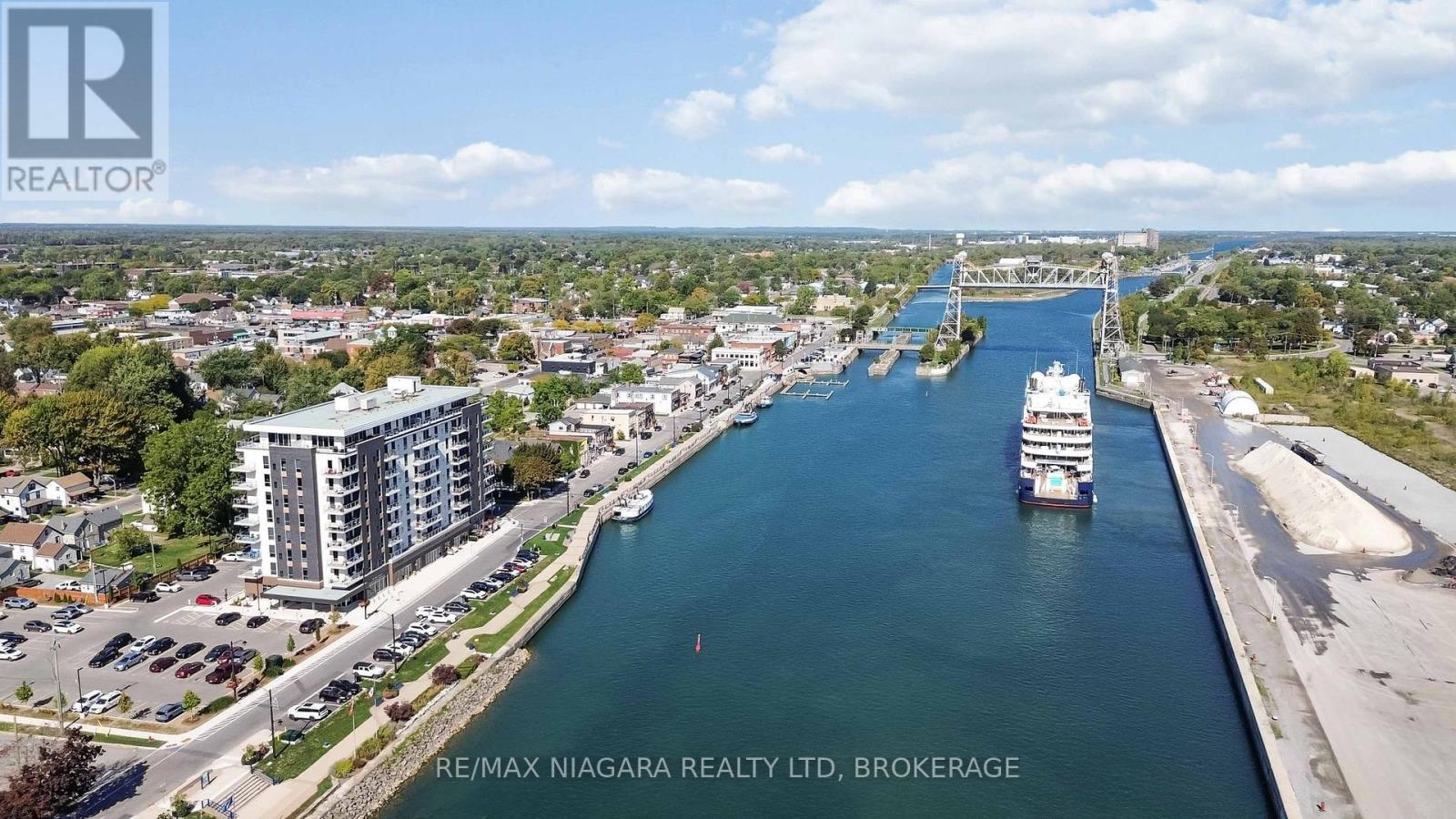 Penthouse Unit 903 - 118 West Street, Port Colborne, Ontario  L3K 4C9 - Photo 44 - X12464781