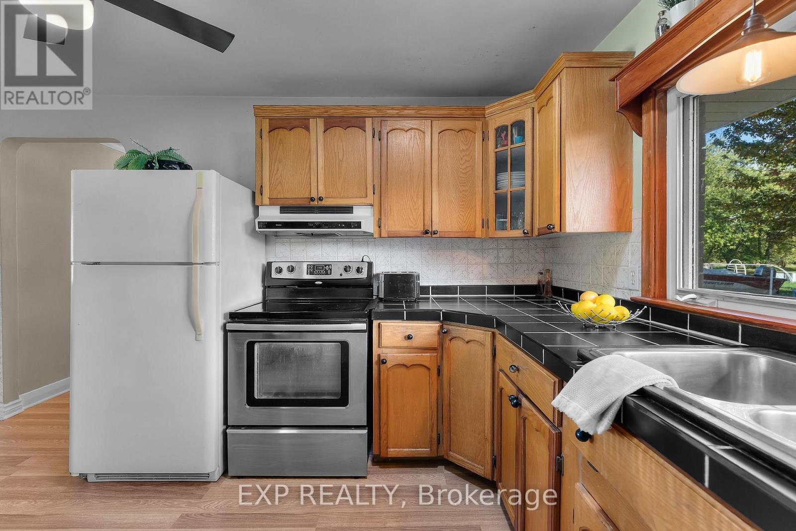 304 Kingsway Street, Welland, Ontario  L3B 3N9 - Photo 13 - X12464804