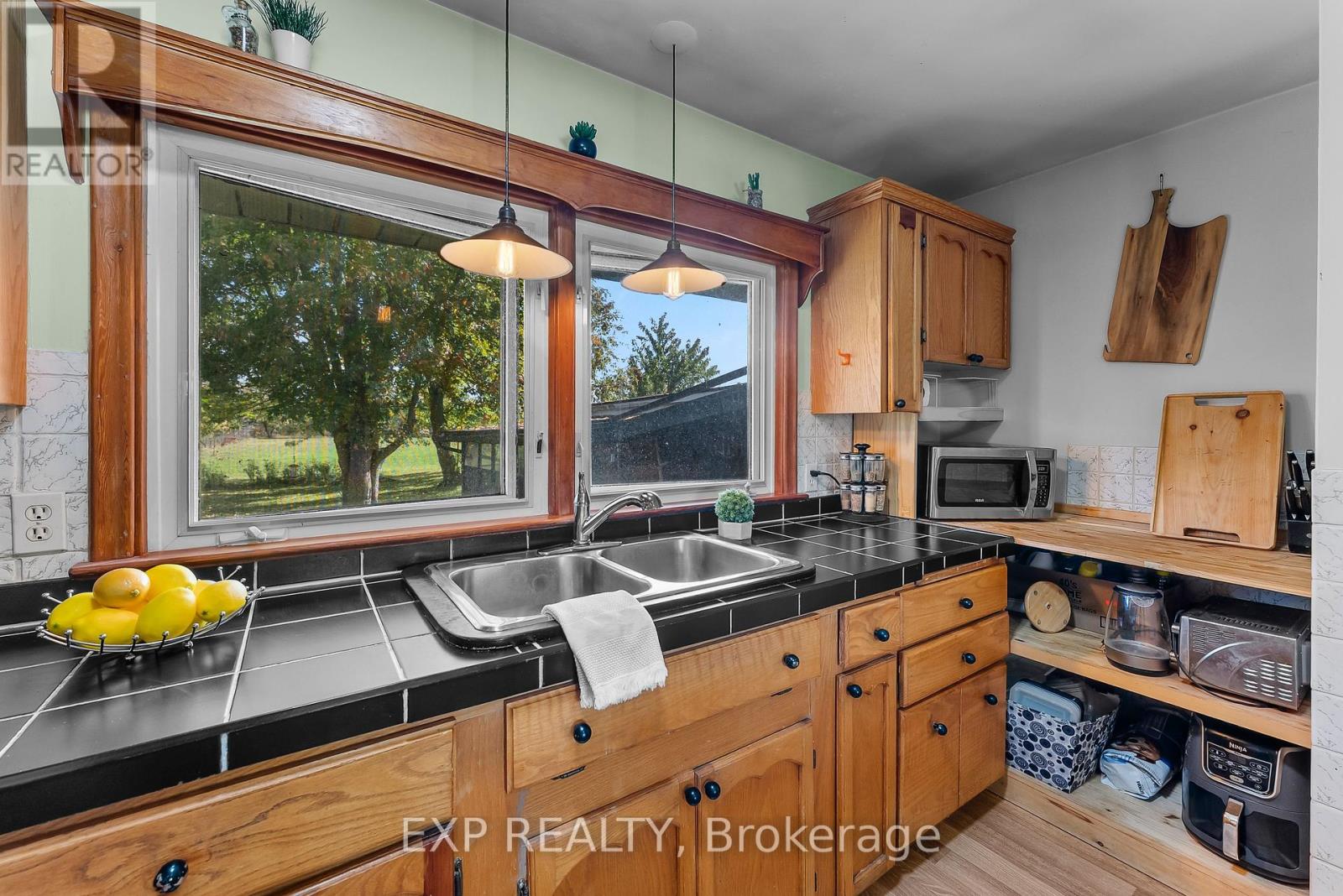 304 Kingsway Street, Welland, Ontario  L3B 3N9 - Photo 14 - X12464804