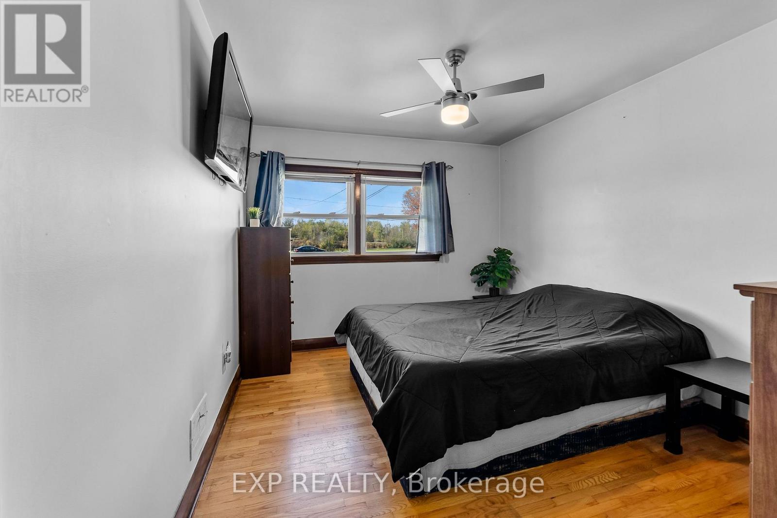 304 Kingsway Street, Welland, Ontario  L3B 3N9 - Photo 15 - X12464804