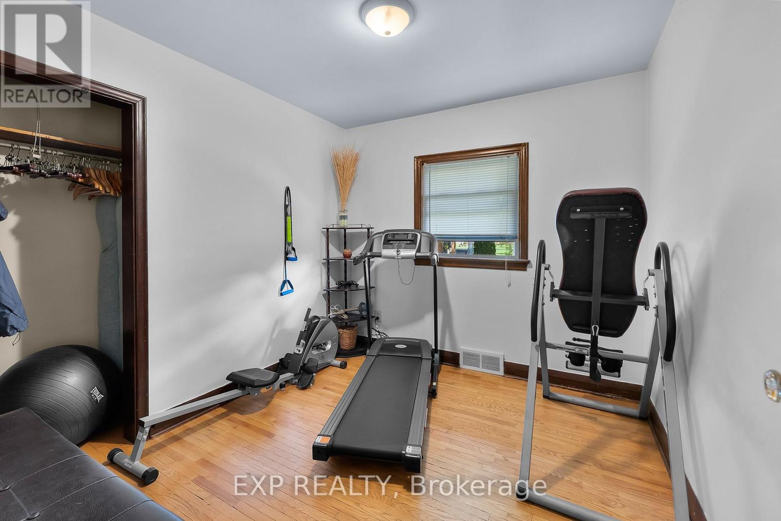 304 Kingsway Street, Welland, Ontario  L3B 3N9 - Photo 18 - X12464804
