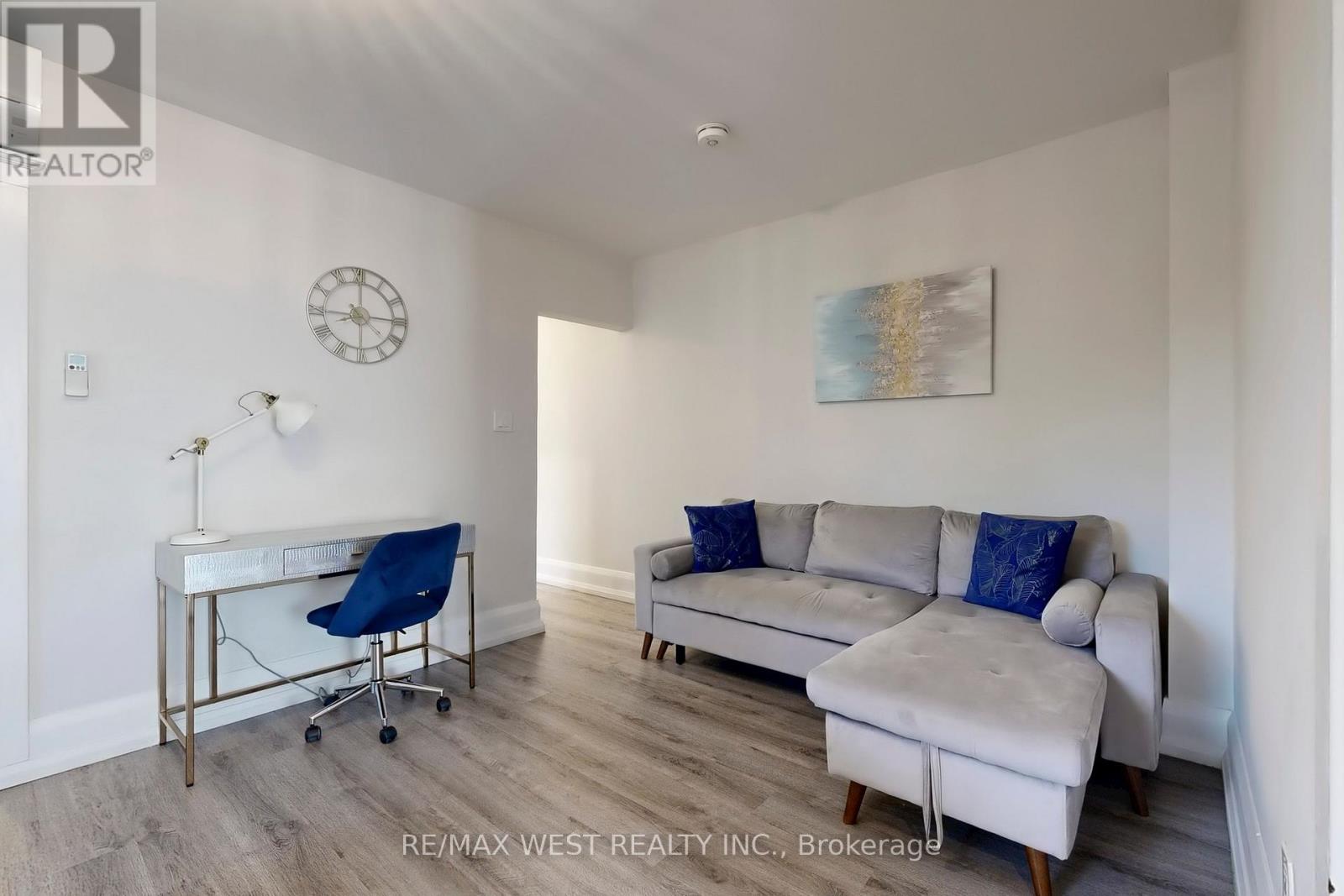 Building 1 Unit 5 - 9 Humewood Court, Toronto, Ontario  M6C 1C9 - Photo 10 - C12464786
