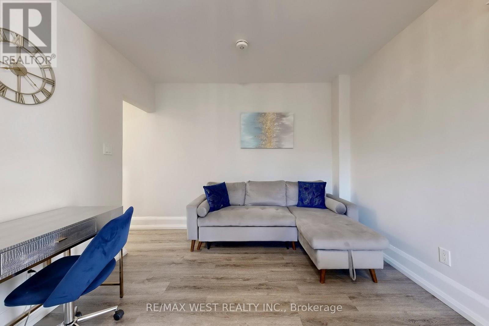 Building 1 Unit 5 - 9 Humewood Court, Toronto, Ontario  M6C 1C9 - Photo 11 - C12464786