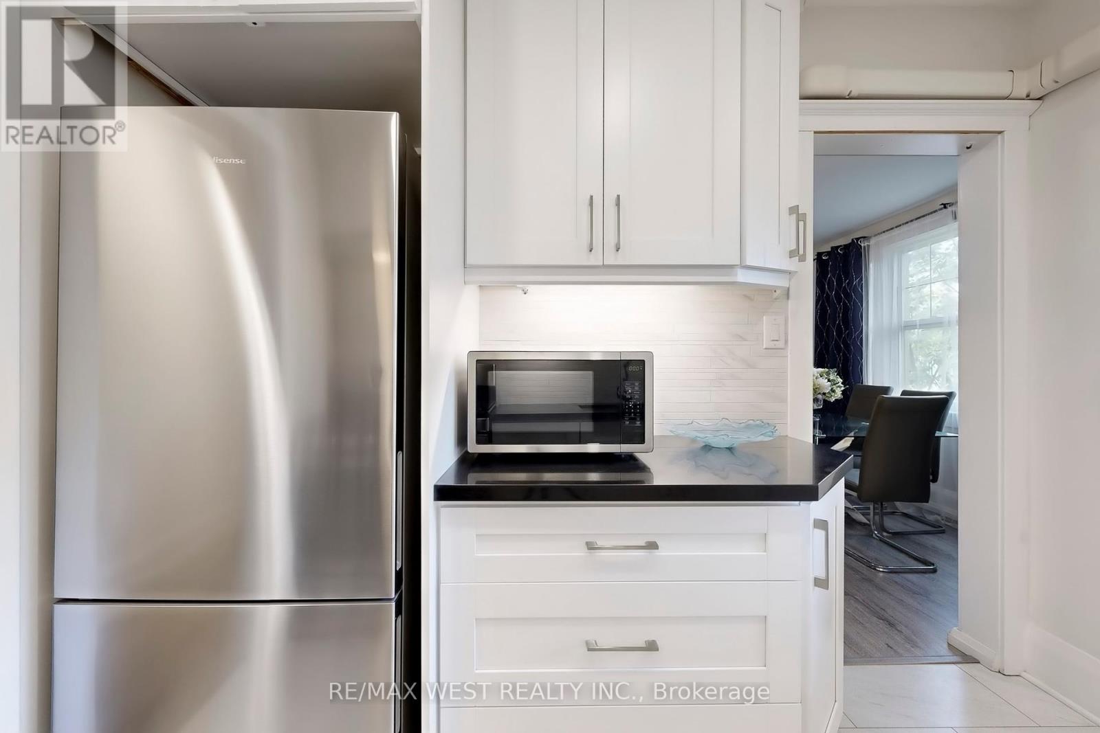 Building 1 Unit 5 - 9 Humewood Court, Toronto, Ontario  M6C 1C9 - Photo 20 - C12464786