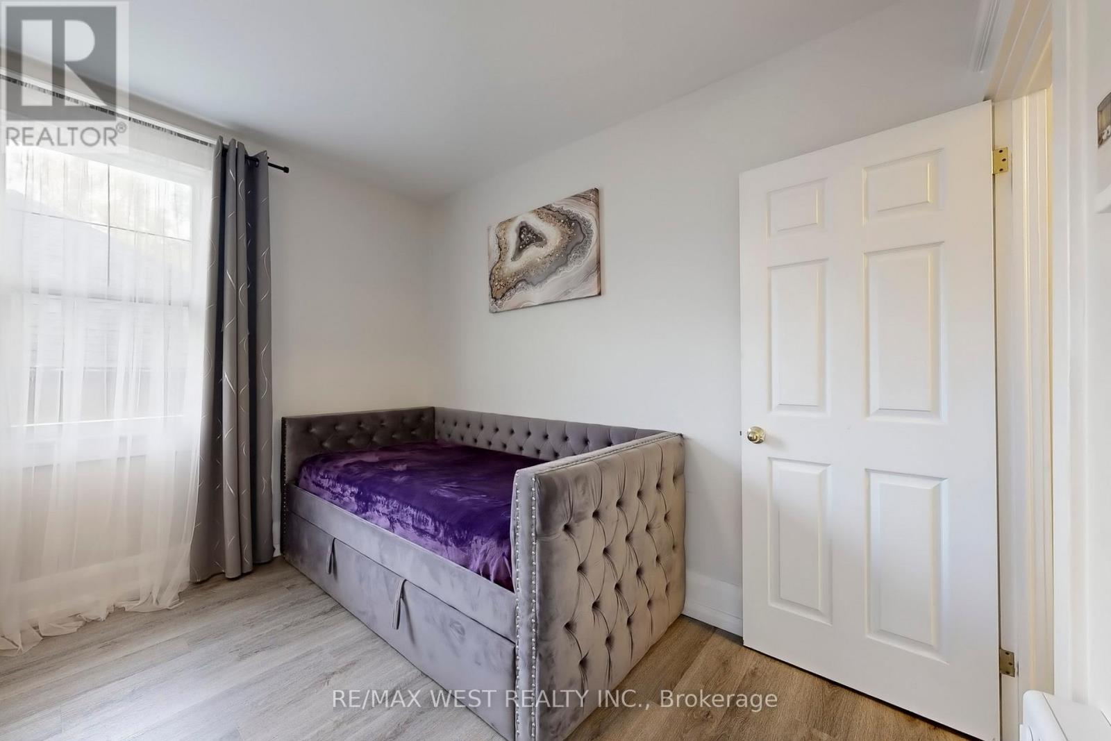 Building 1 Unit 5 - 9 Humewood Court, Toronto, Ontario  M6C 1C9 - Photo 27 - C12464786