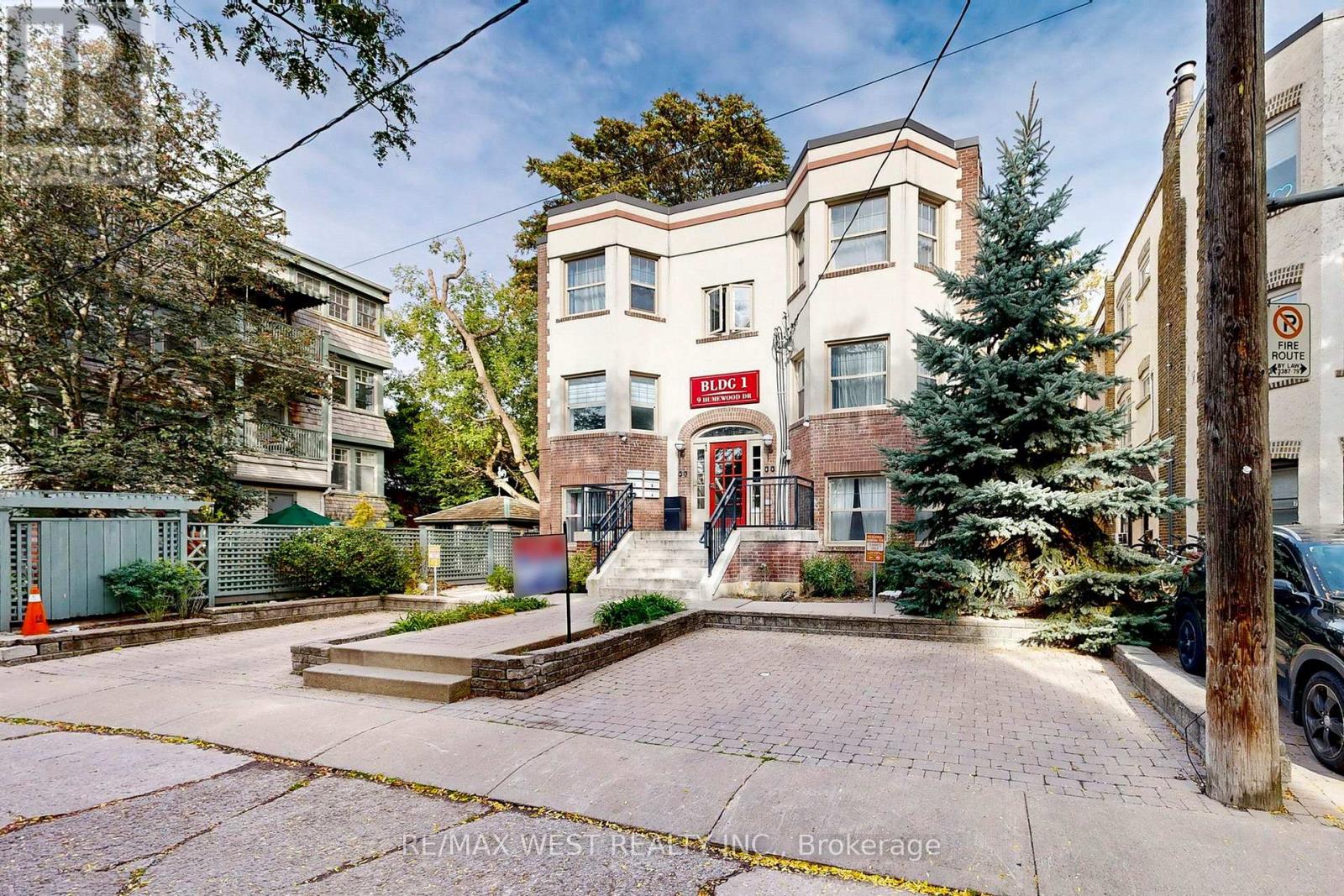 Building 1 Unit 5 - 9 Humewood Court, Toronto, Ontario  M6C 1C9 - Photo 3 - C12464786