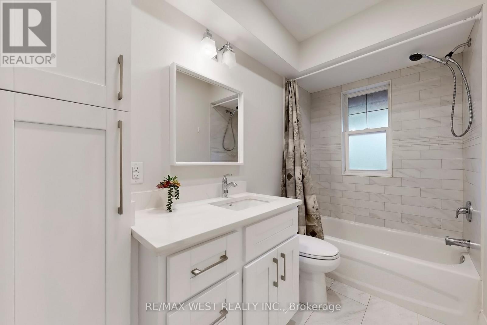 Building 1 Unit 5 - 9 Humewood Court, Toronto, Ontario  M6C 1C9 - Photo 30 - C12464786
