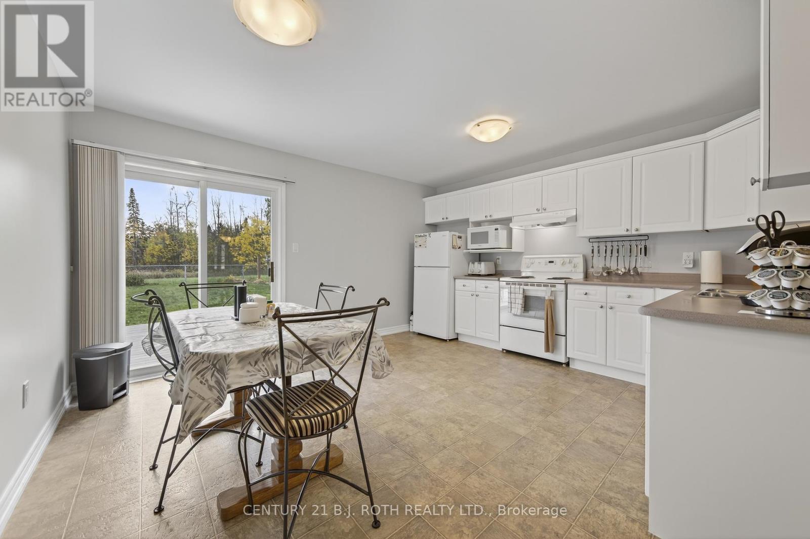 655 Glen Cedar Crescent, Innisfil, Ontario  L9S 2J5 - Photo 17 - N12464785