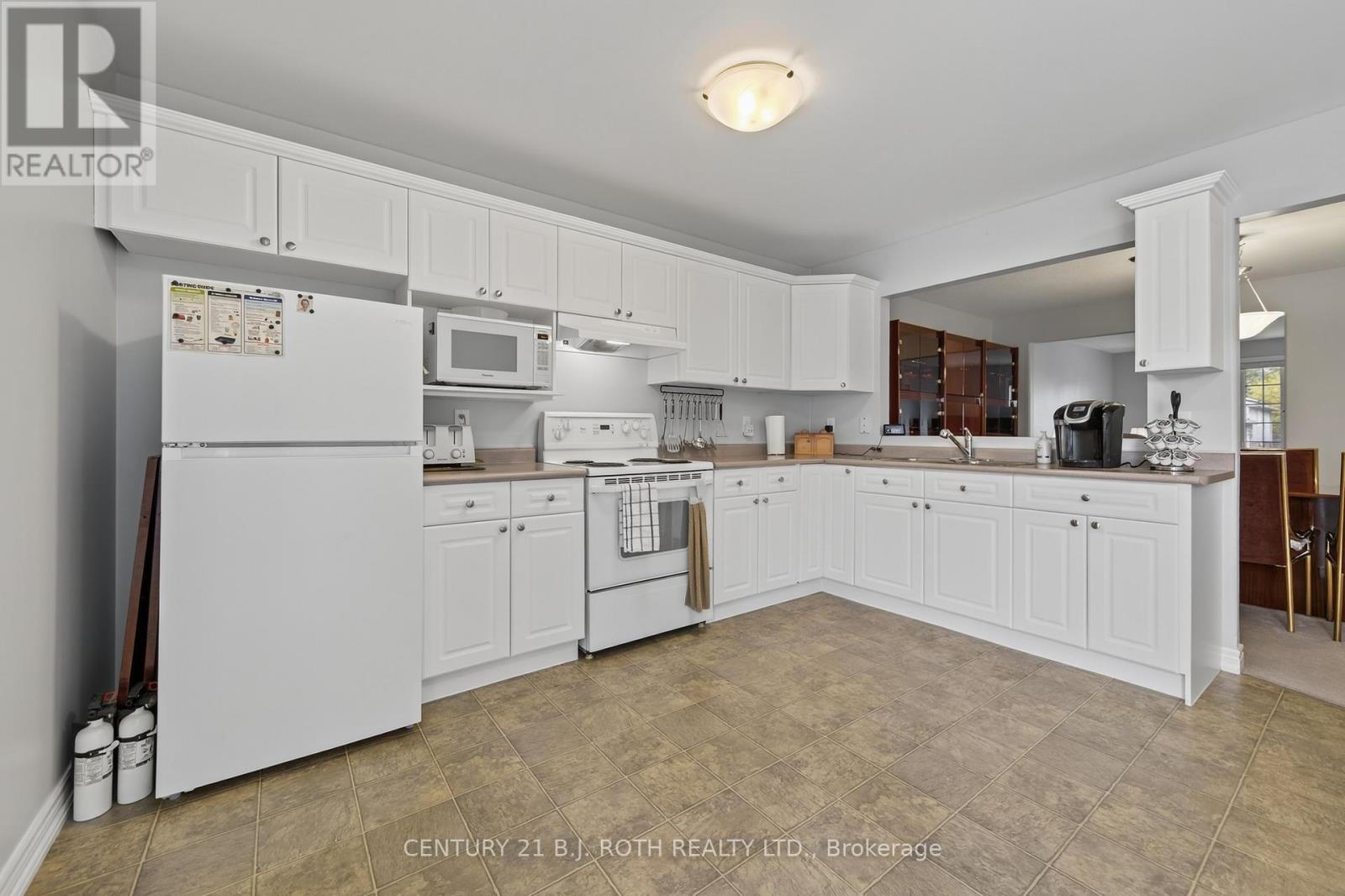 655 Glen Cedar Crescent, Innisfil, Ontario  L9S 2J5 - Photo 19 - N12464785