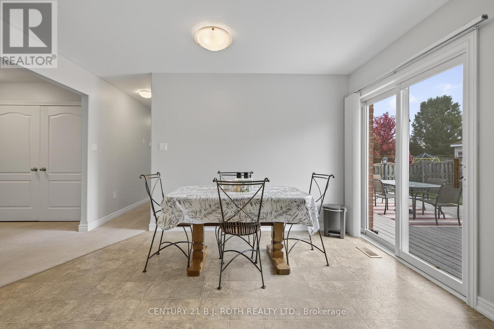 655 Glen Cedar Crescent, Innisfil, Ontario  L9S 2J5 - Photo 21 - N12464785