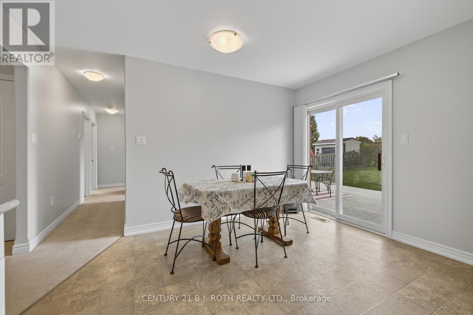 655 Glen Cedar Crescent, Innisfil, Ontario  L9S 2J5 - Photo 22 - N12464785