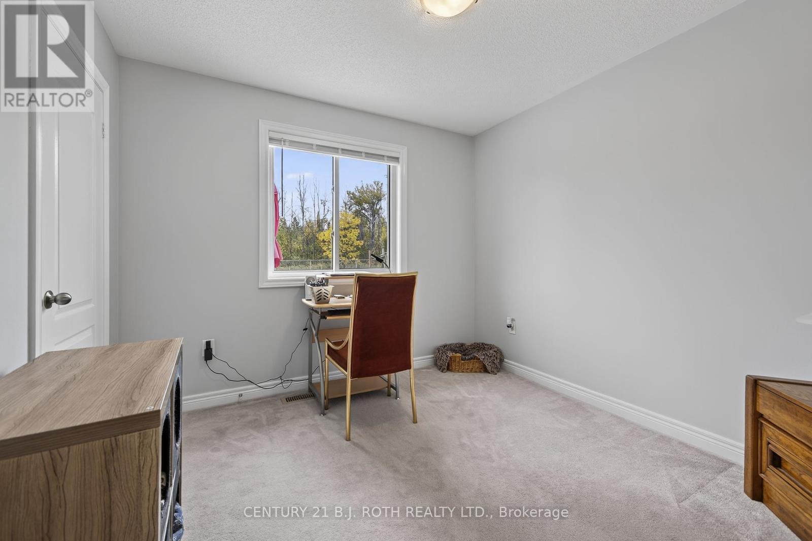655 Glen Cedar Crescent, Innisfil, Ontario  L9S 2J5 - Photo 23 - N12464785
