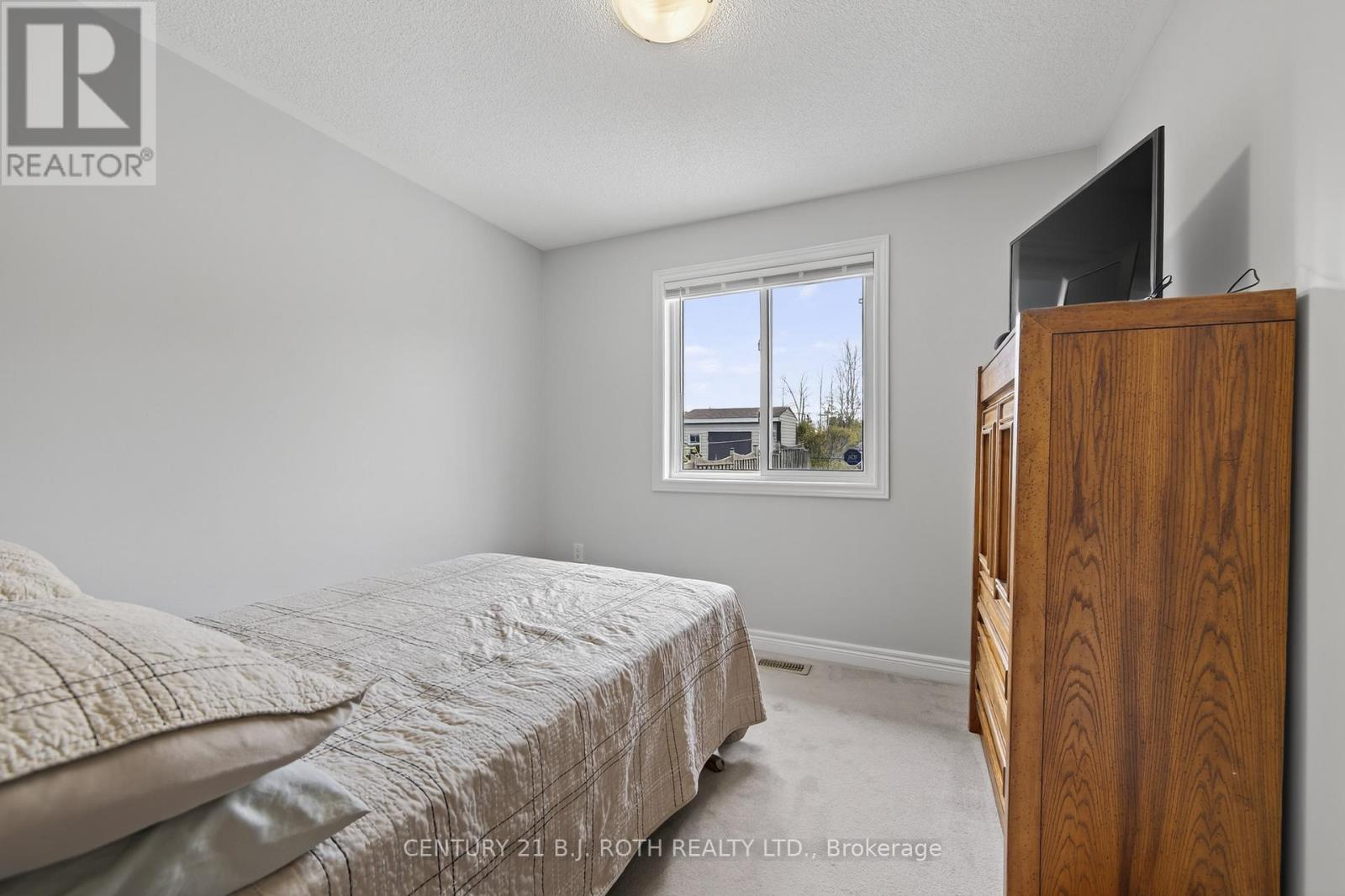 655 Glen Cedar Crescent, Innisfil, Ontario  L9S 2J5 - Photo 25 - N12464785