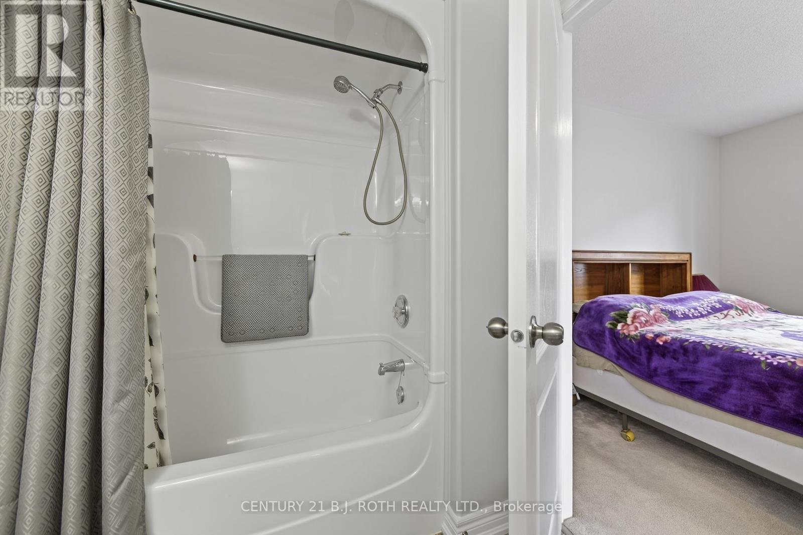 655 Glen Cedar Crescent, Innisfil, Ontario  L9S 2J5 - Photo 33 - N12464785