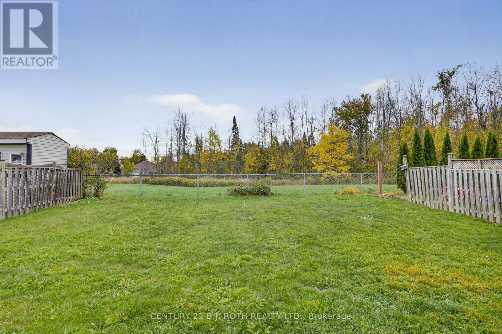 655 Glen Cedar Crescent, Innisfil, Ontario  L9S 2J5 - Photo 4 - N12464785