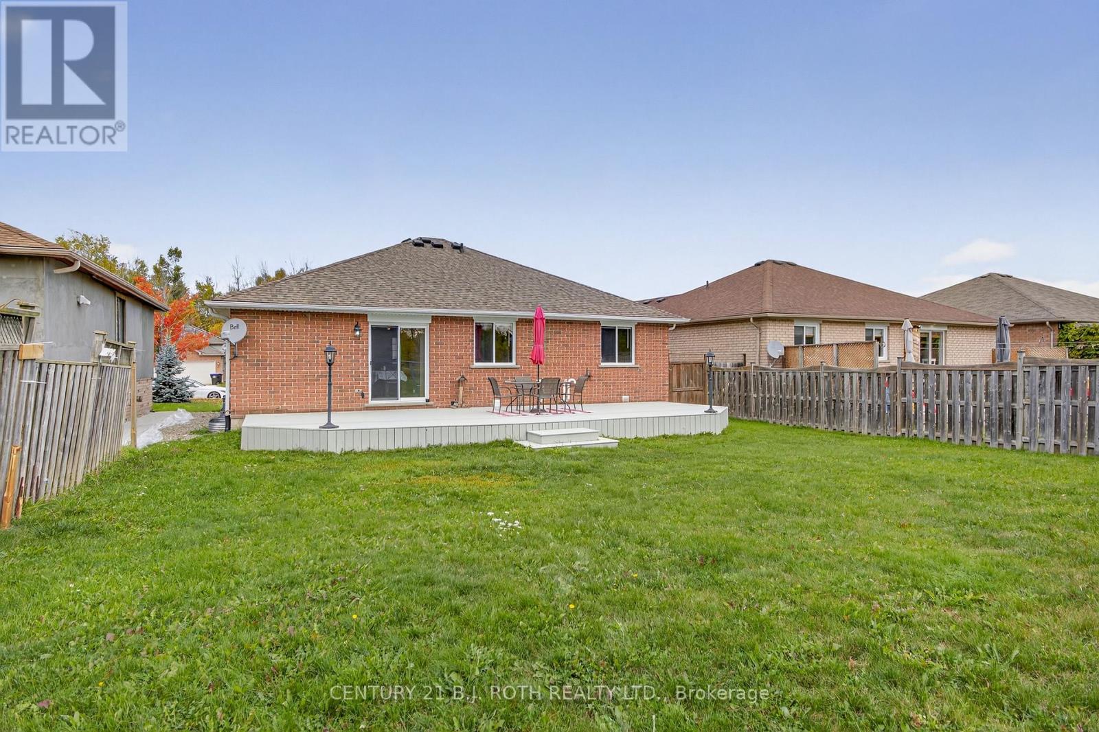 655 Glen Cedar Crescent, Innisfil, Ontario  L9S 2J5 - Photo 5 - N12464785